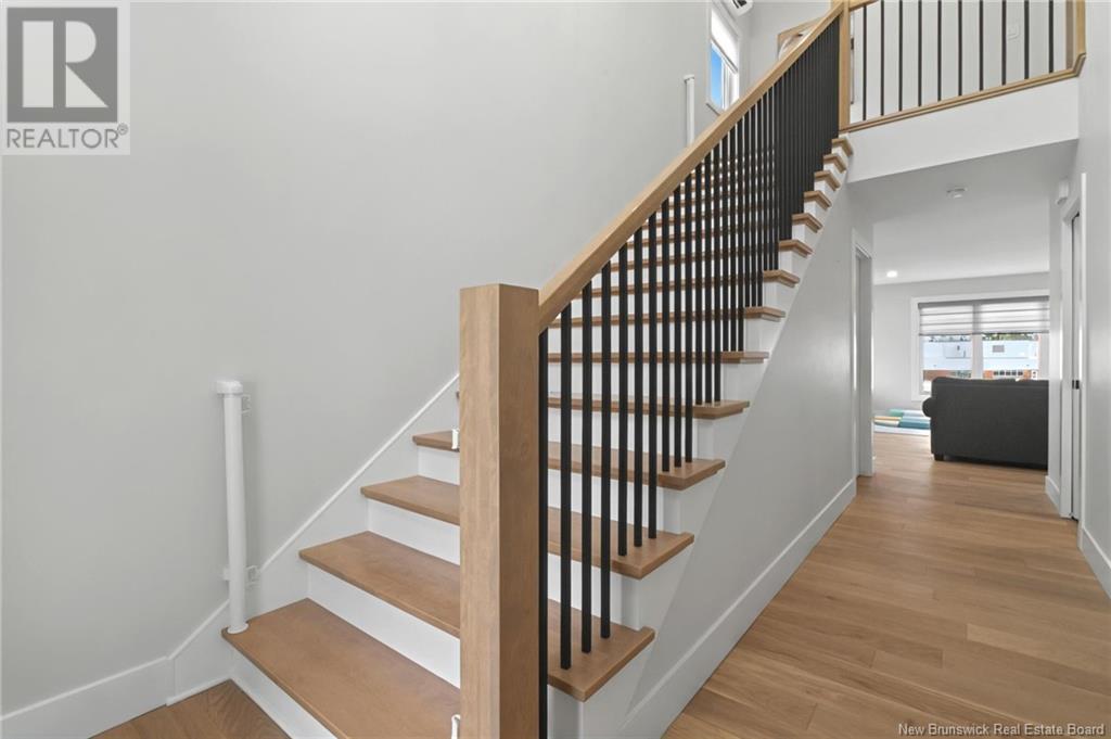 Property at 104 des Eleves Street image 3