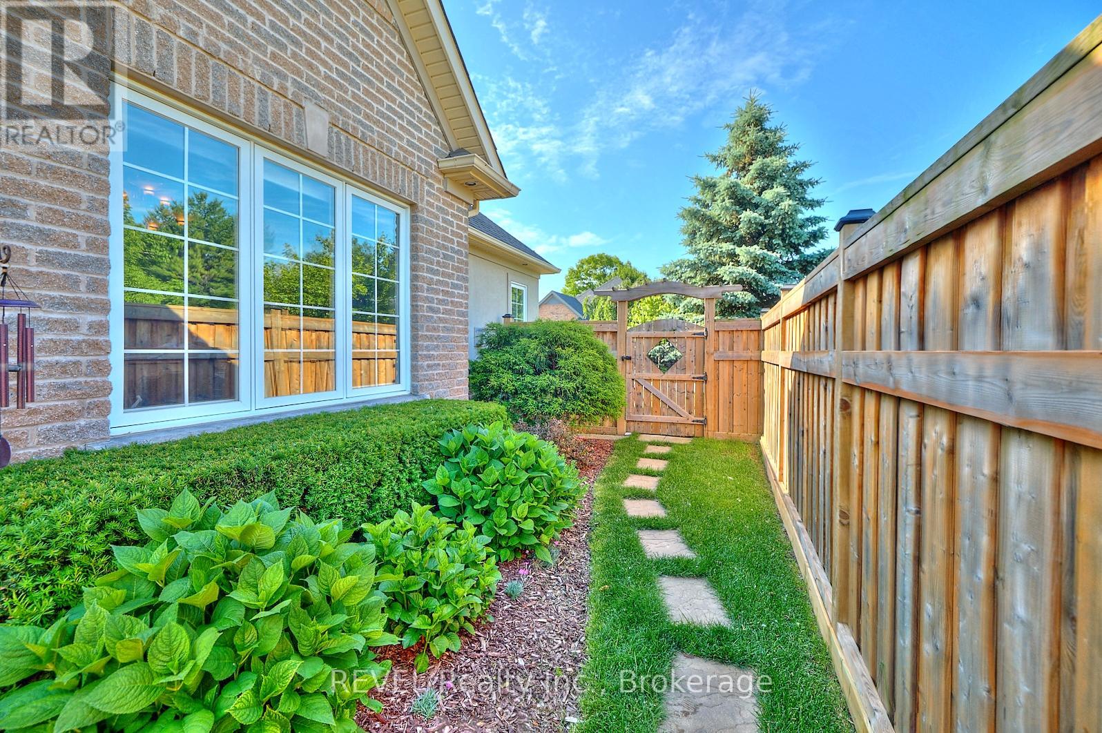 Property at 2 SEYVAL PLACE image 5