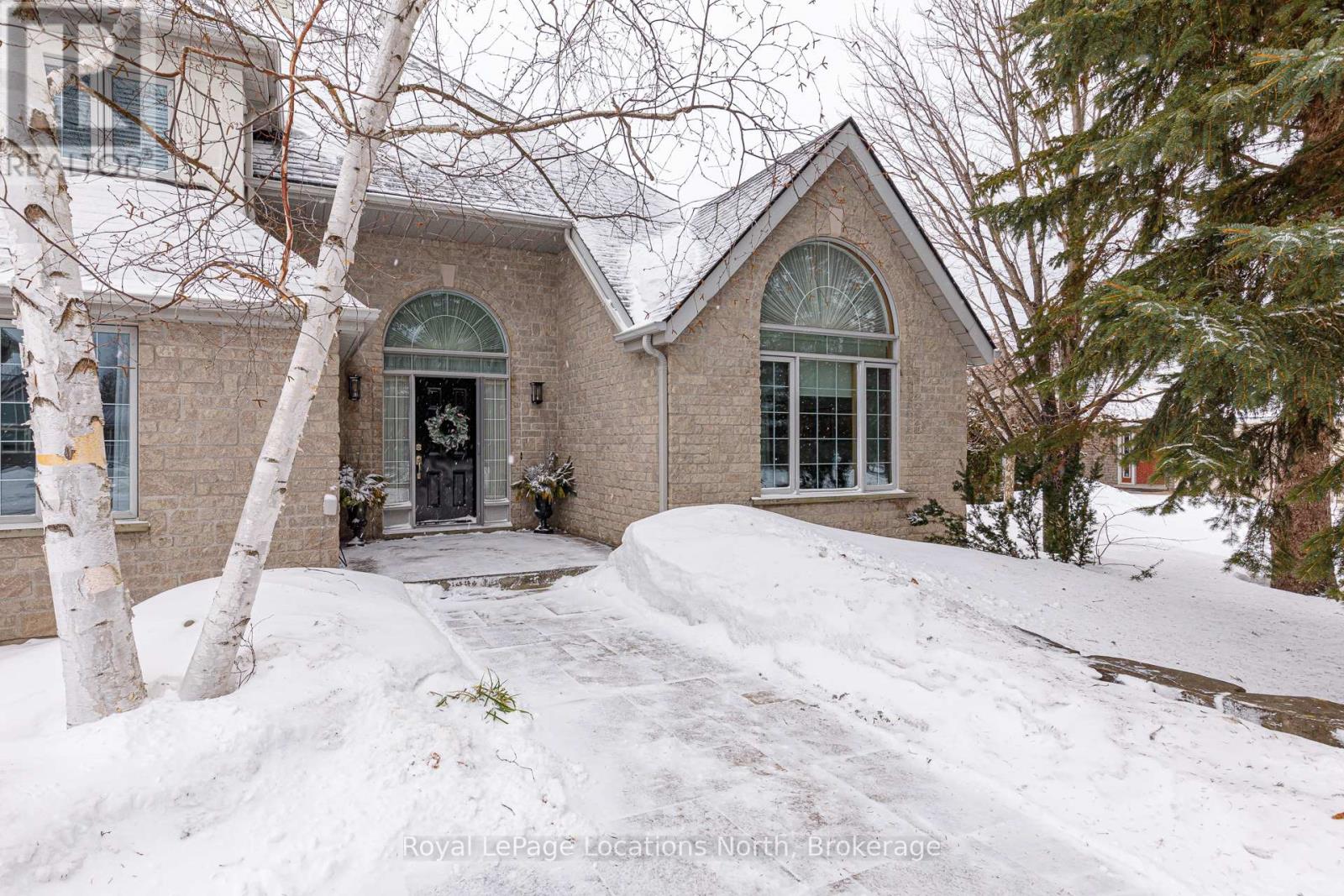 235 Blueski George Crescent, Blue Mountains, Ontario  L9Y 0S8 - Photo 4 - X12009651