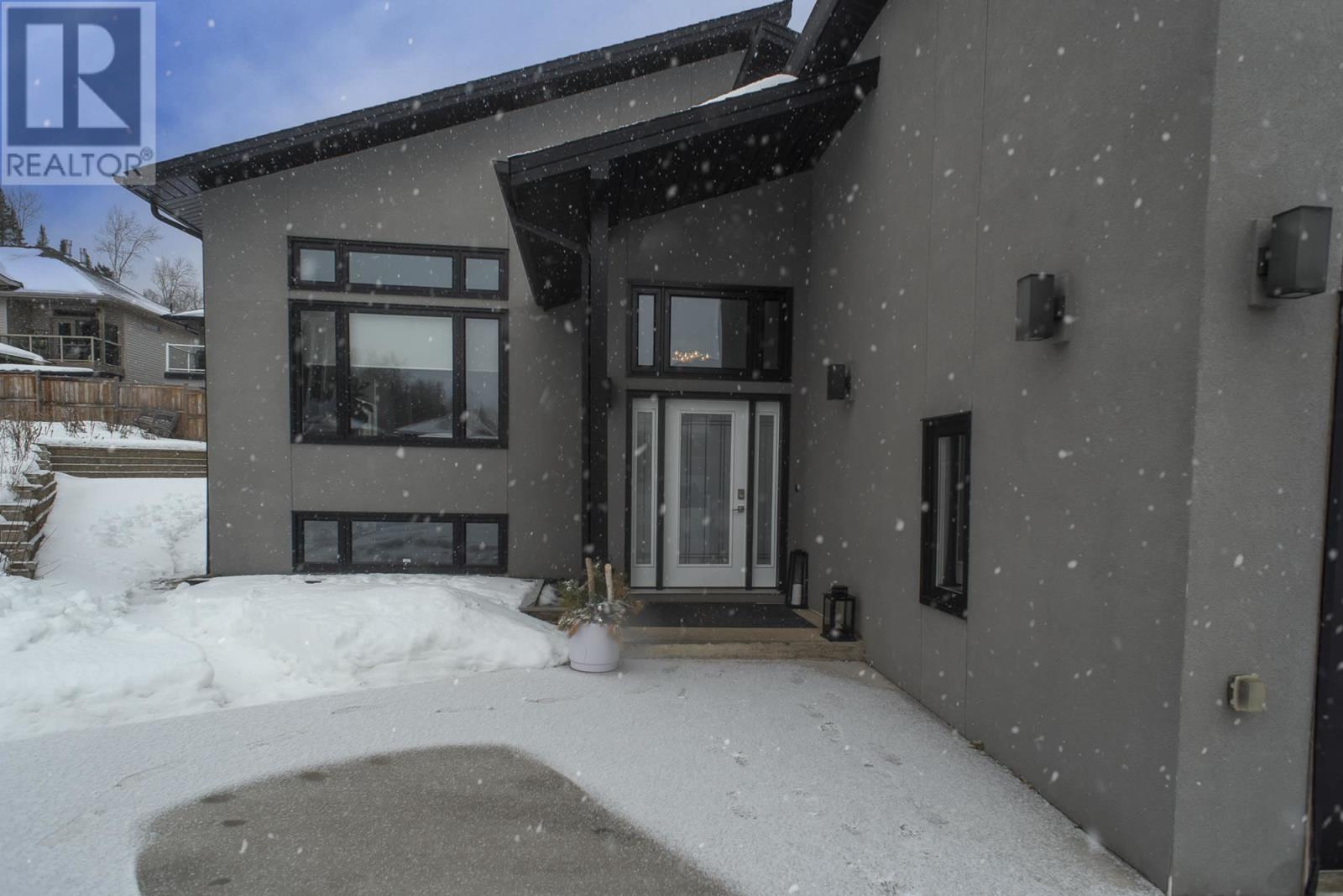Property at 520 Tuscany Ct. image 3