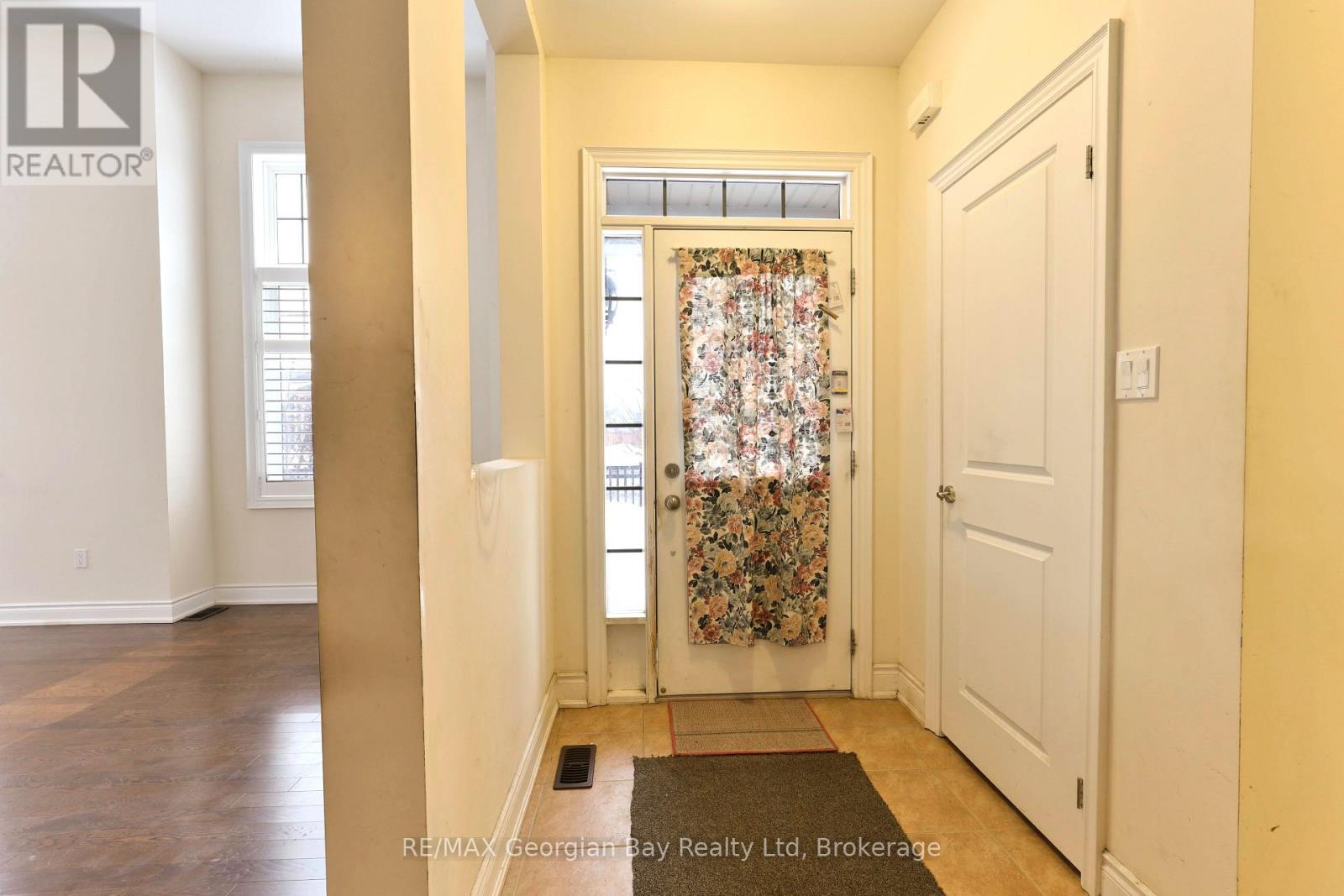 Property at 2 LOGGERS GATE image 3