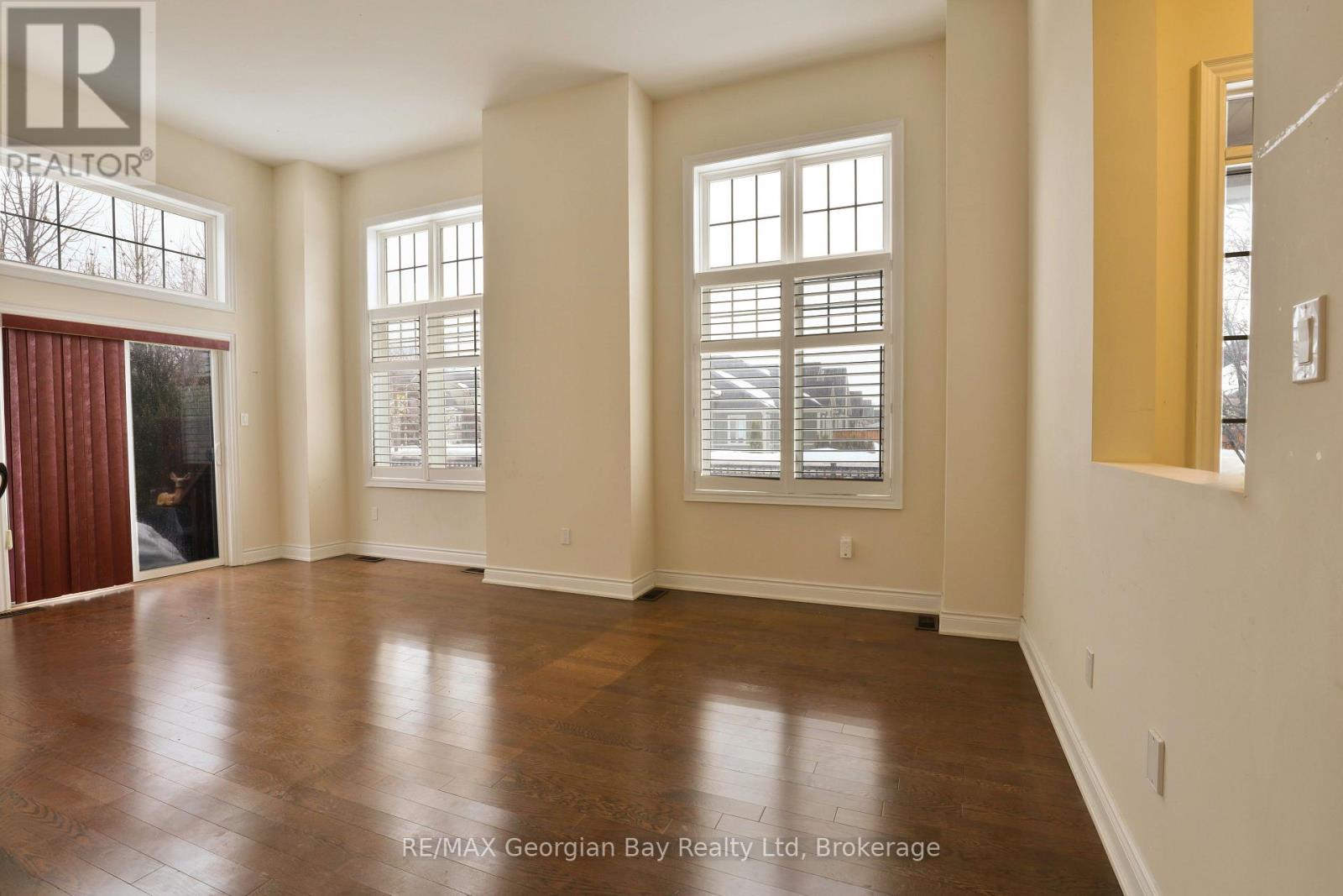 Property at 2 LOGGERS GATE image 4