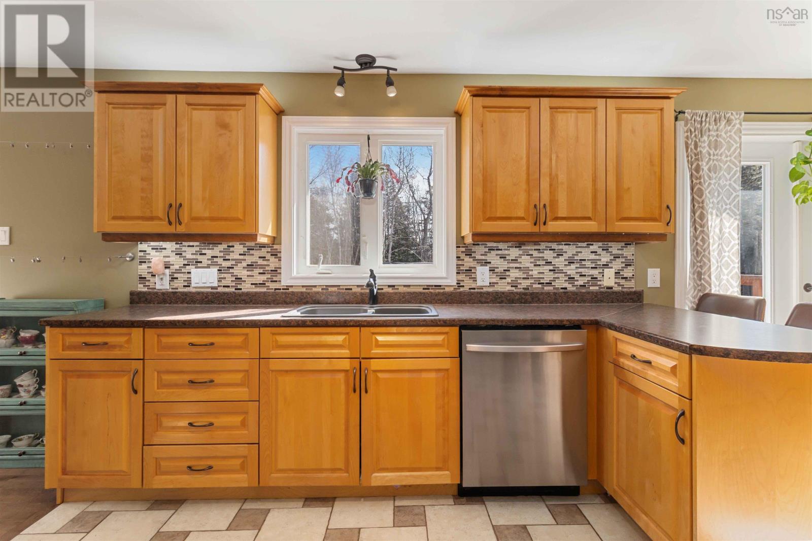 60 Meadowbrook Drive, Beaver Bank, Nova Scotia  B4G 1E2 - Photo 10 - 202504501