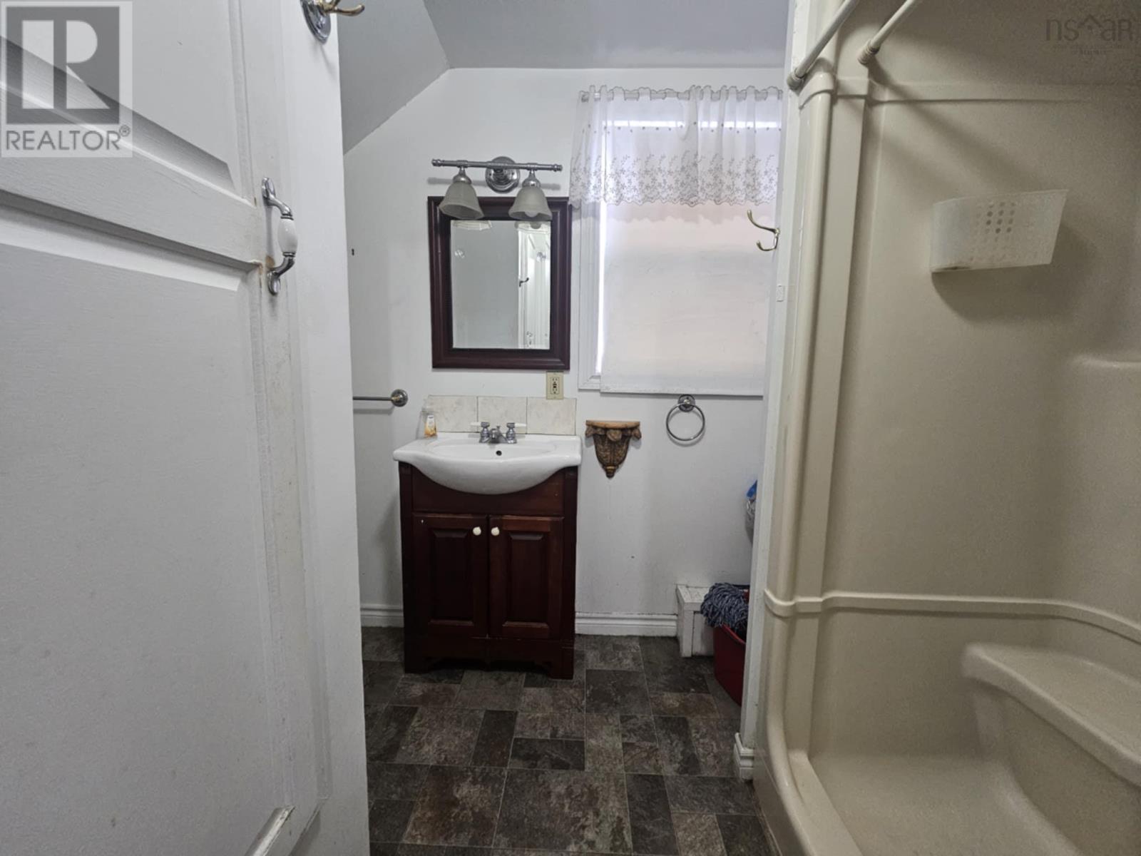 31 Connaught Street, Sydney, Nova Scotia  B1N 2V7 - Photo 17 - 202504509