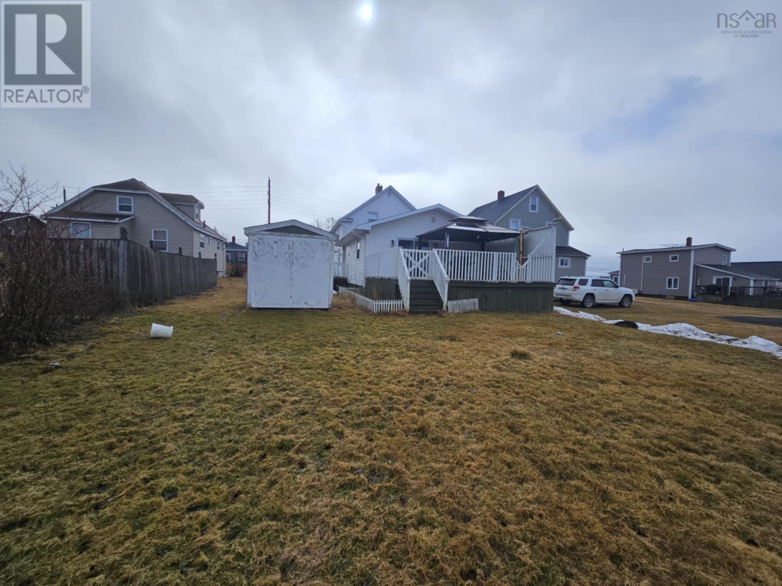 31 Connaught Street, Sydney, Nova Scotia  B1N 2V7 - Photo 2 - 202504509