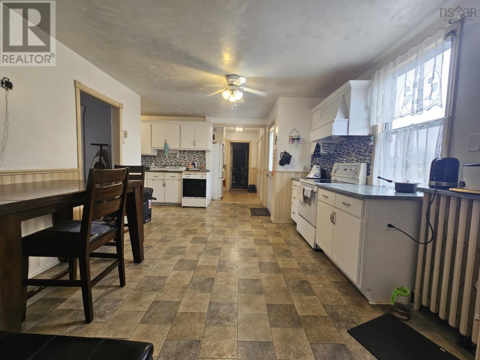 31 Connaught Street, Sydney, Nova Scotia  B1N 2V7 - Photo 5 - 202504509