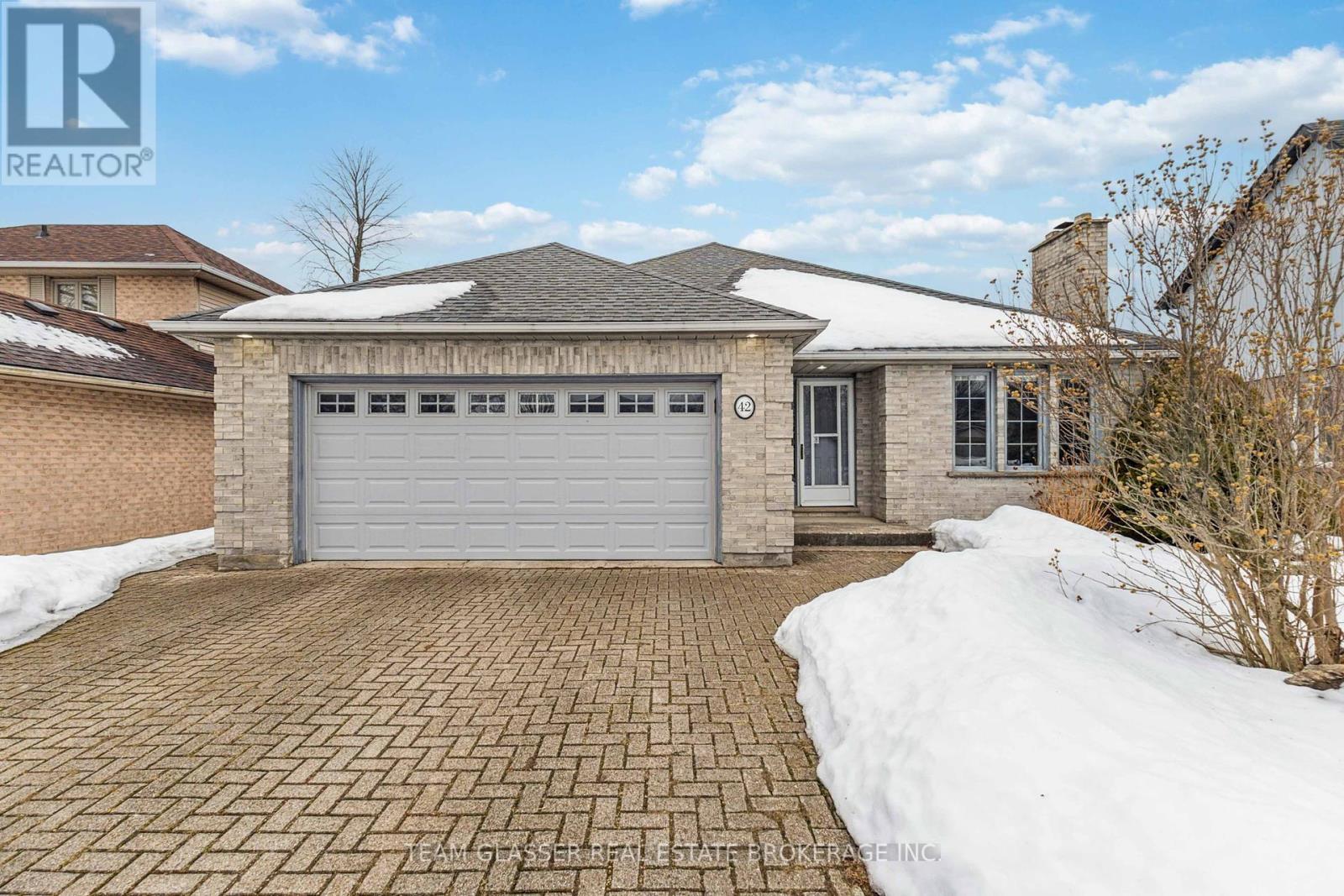 42 Parkside Crescent
