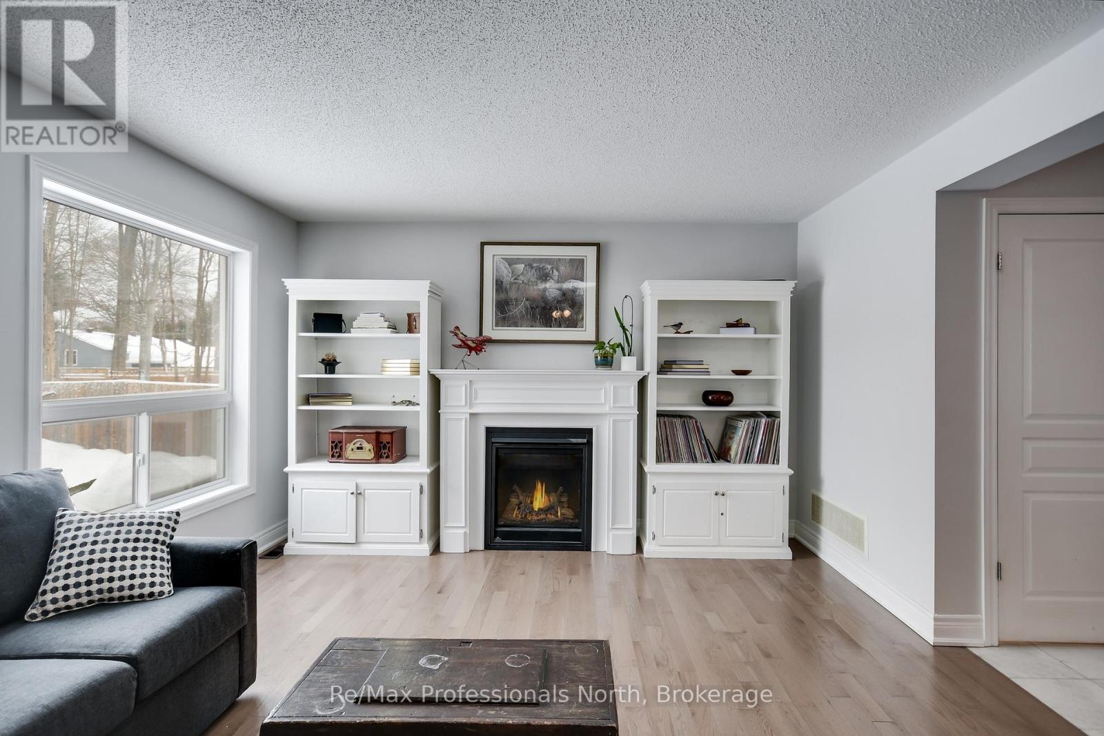 230 Pine Street, Gravenhurst, Ontario  P1P 1B1 - Photo 12 - X12009792