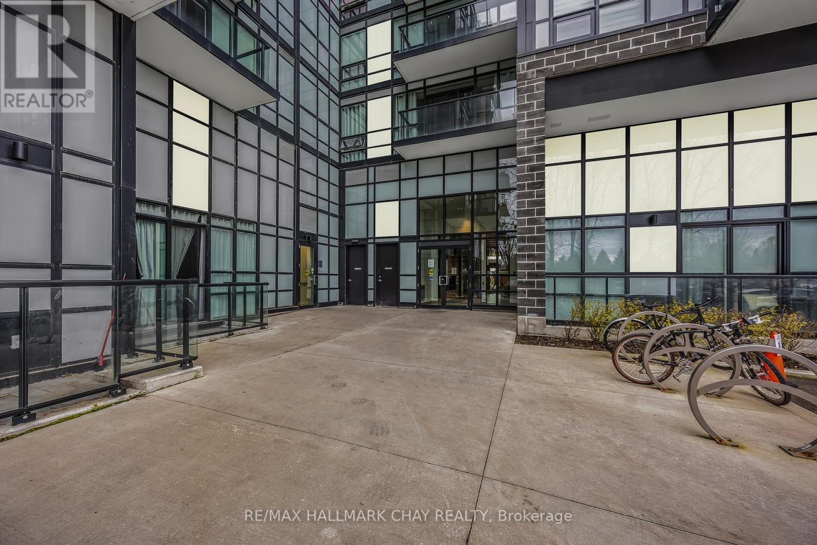 Property at 211 - 681 YONGE STREET SW image 1