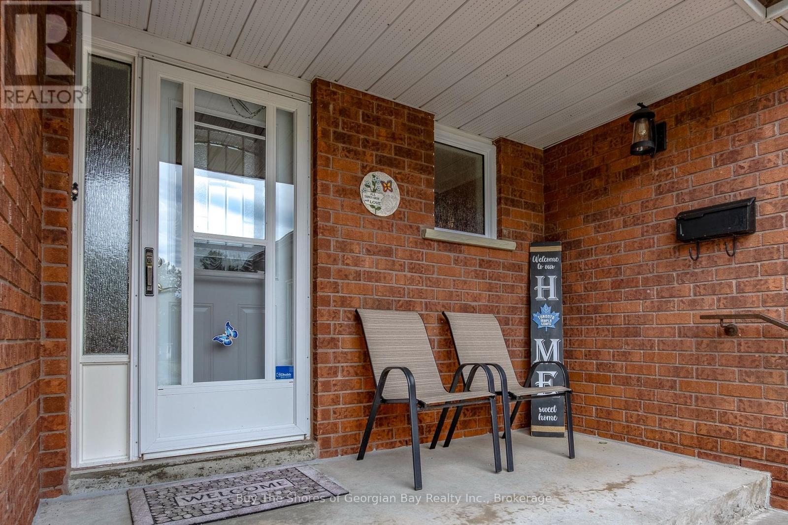 Property at 100 PEEL STREET image 3
