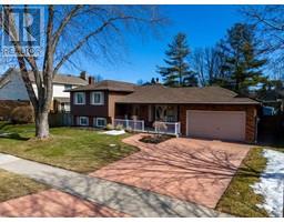 28 BAL HARBOUR Drive, Grimsby, Ontario