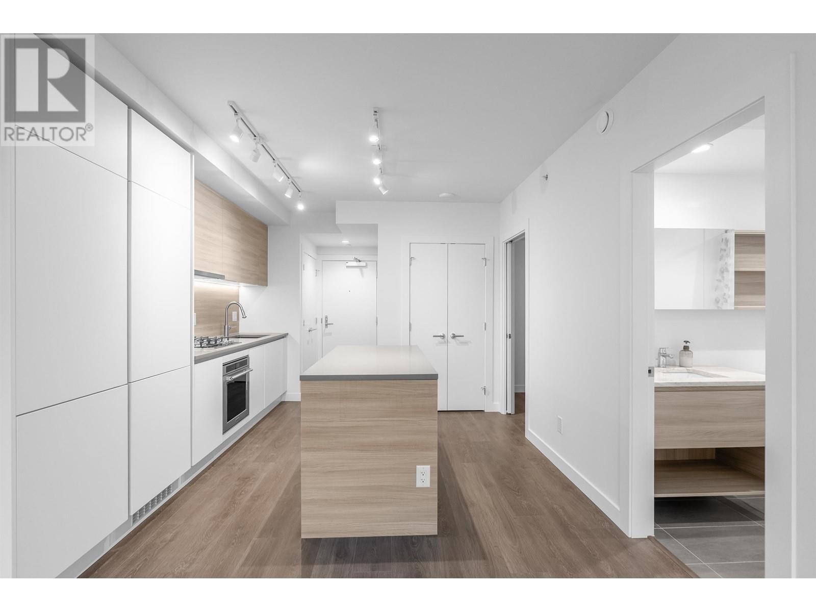 801 525 Foster Avenue, Coquitlam, British Columbia  V3J 0H6 - Photo 14 - R2975372