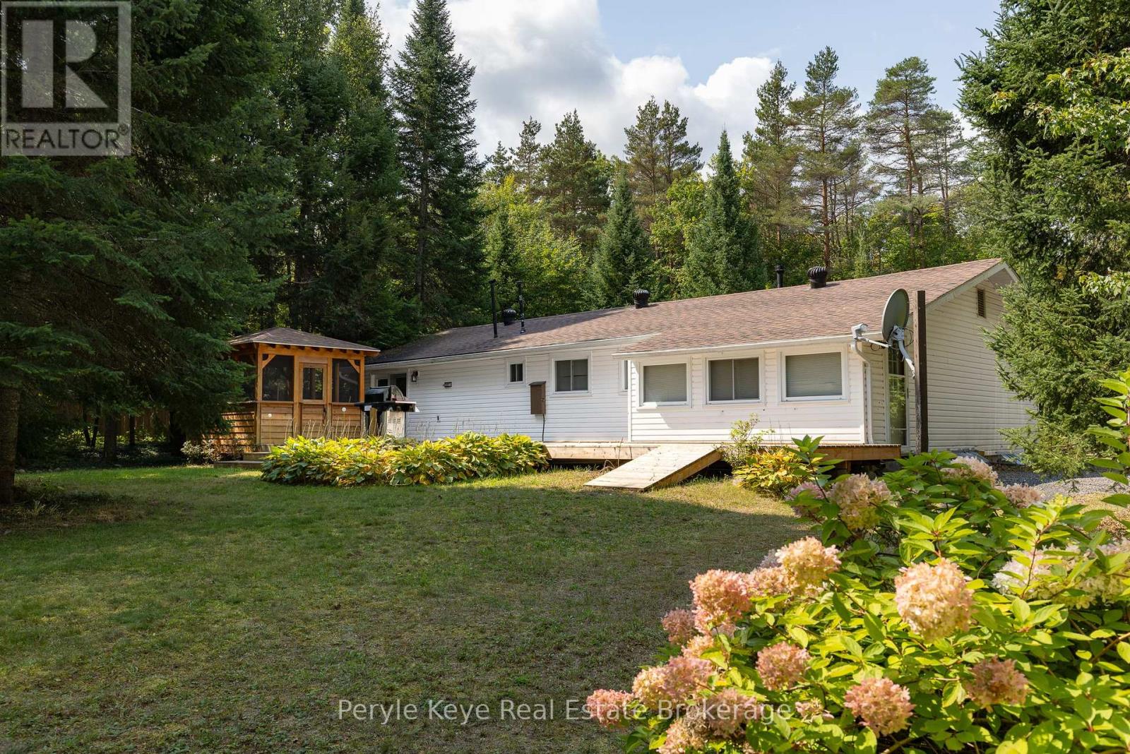 1098 Lawrence Pit Road, Muskoka Lakes, Ontario  P0B 1M0 - Photo 30 - X11996556