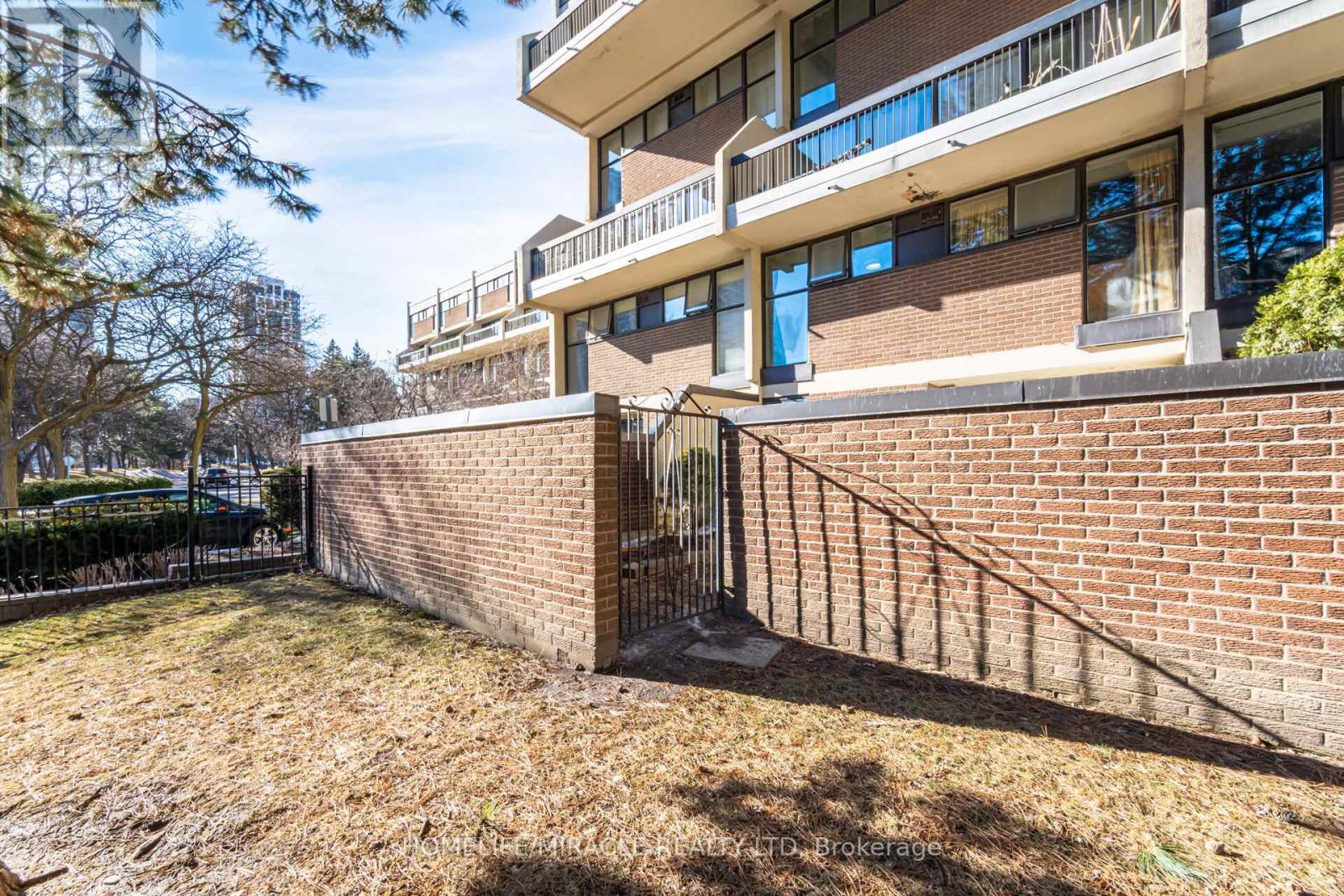 111 - 2 Valhalla Inn Road, Toronto, Ontario  M9B 6C3 - Photo 37 - W12009923