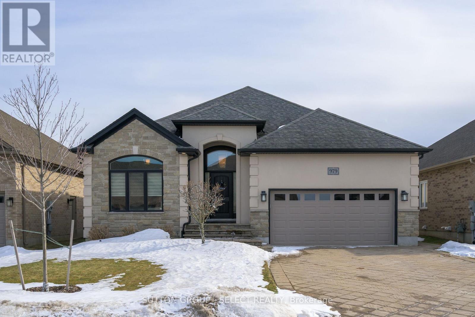 979 Gleneagle Trail