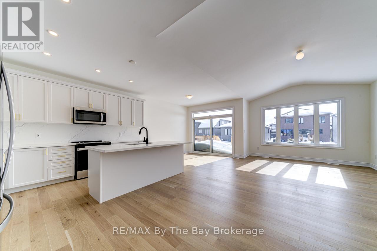 170 Mapleside Drive, Wasaga Beach, Ontario  L9Z 0L4 - Photo 10 - S12010044