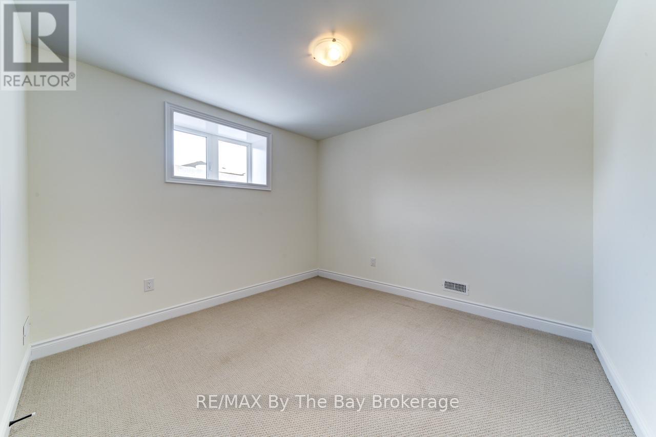 170 Mapleside Drive, Wasaga Beach, Ontario  L9Z 0L4 - Photo 25 - S12010044