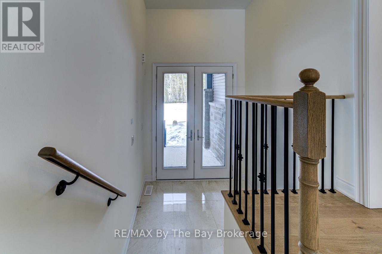 170 Mapleside Drive, Wasaga Beach, Ontario  L9Z 0L4 - Photo 3 - S12010044