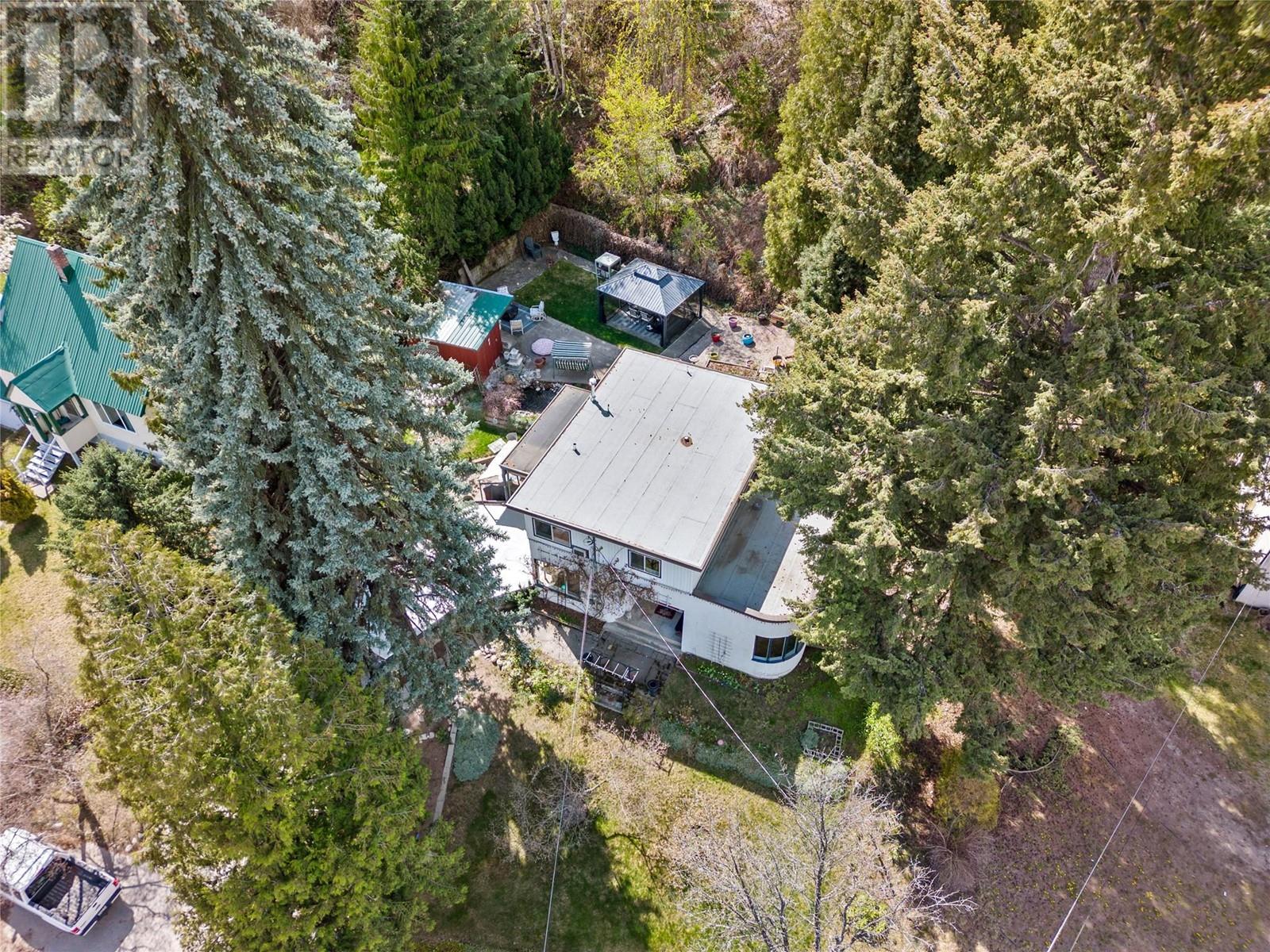 Property at 2612 COLUMBIA Avenue image 4