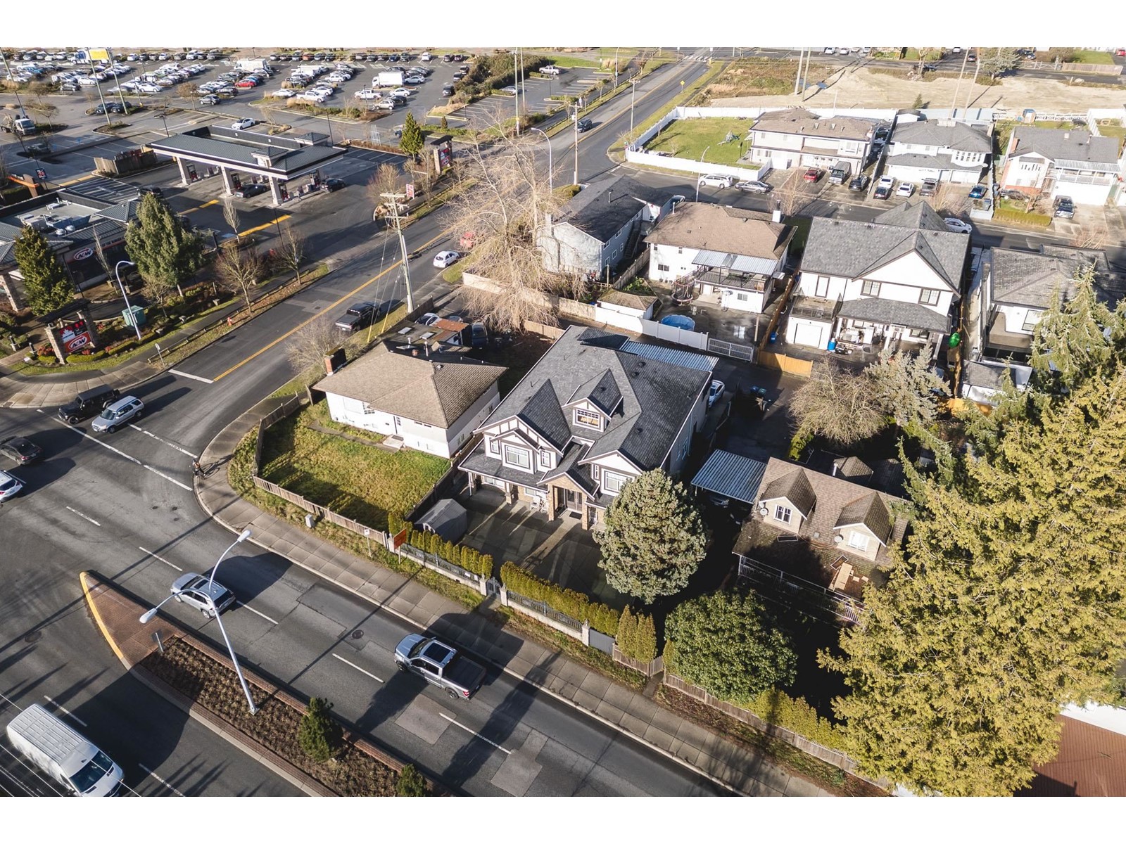 Property at 12617 88 AVENUE image 4