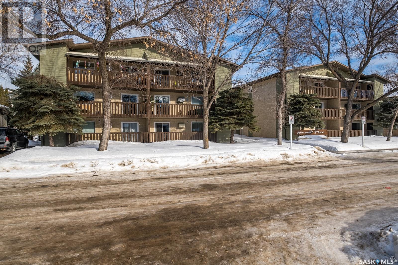 Property at 105 42 27th STREET E image 1