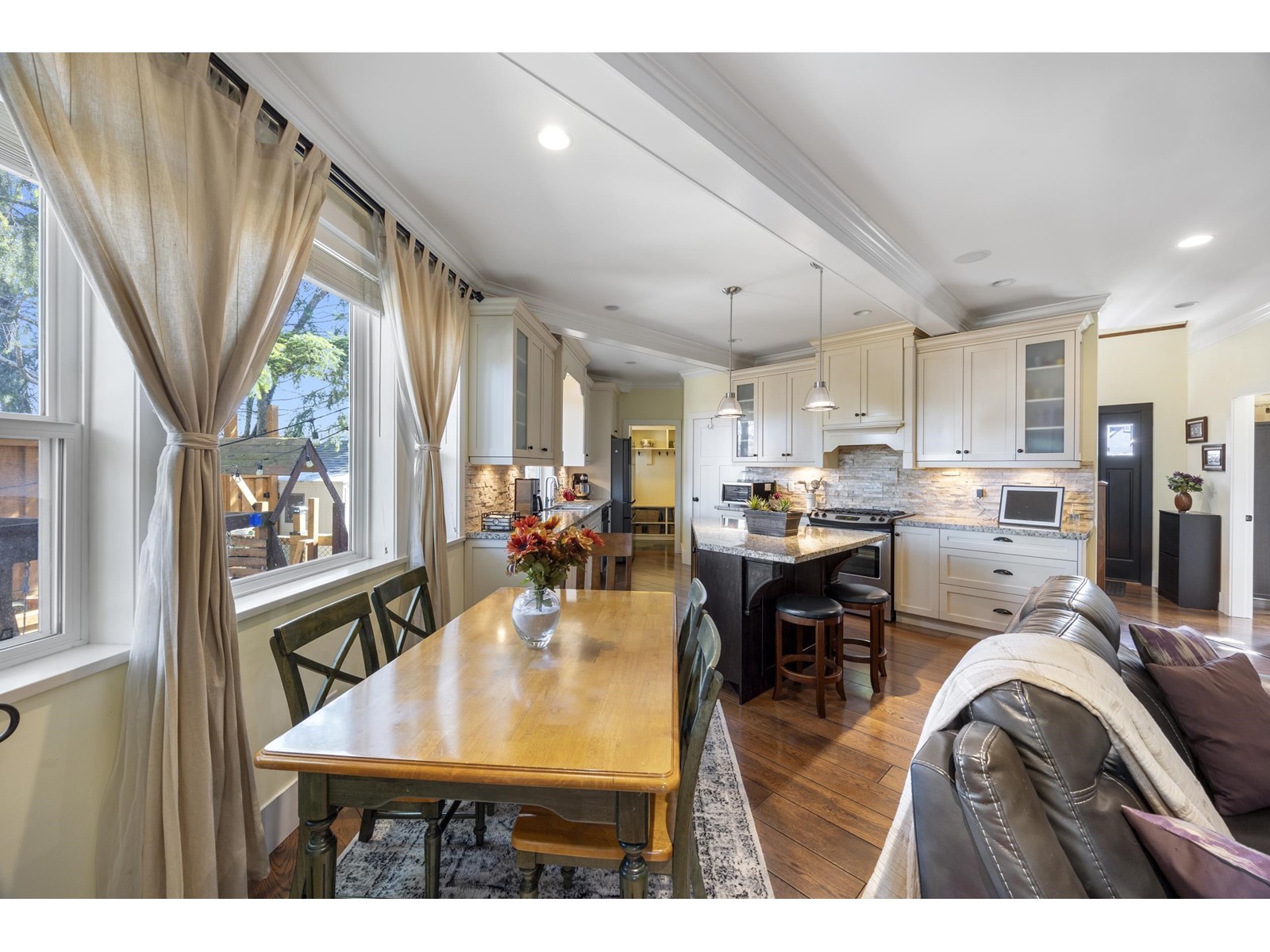 15305 29a Avenue, Surrey, British Columbia  V4P 1G7 - Photo 8 - R2974214