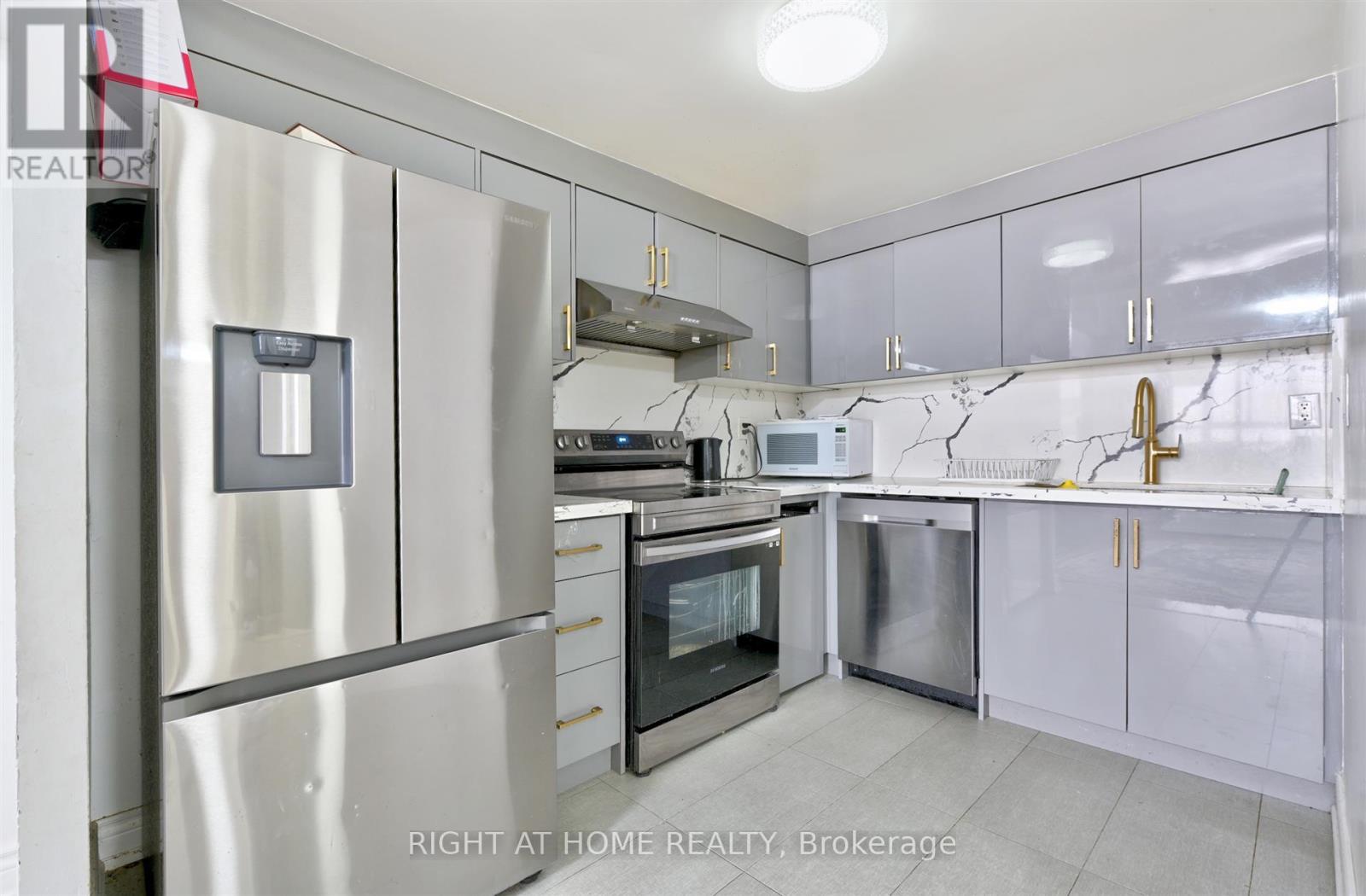 Property at 220 - 5580 SHEPPARD AVENUE E image 2