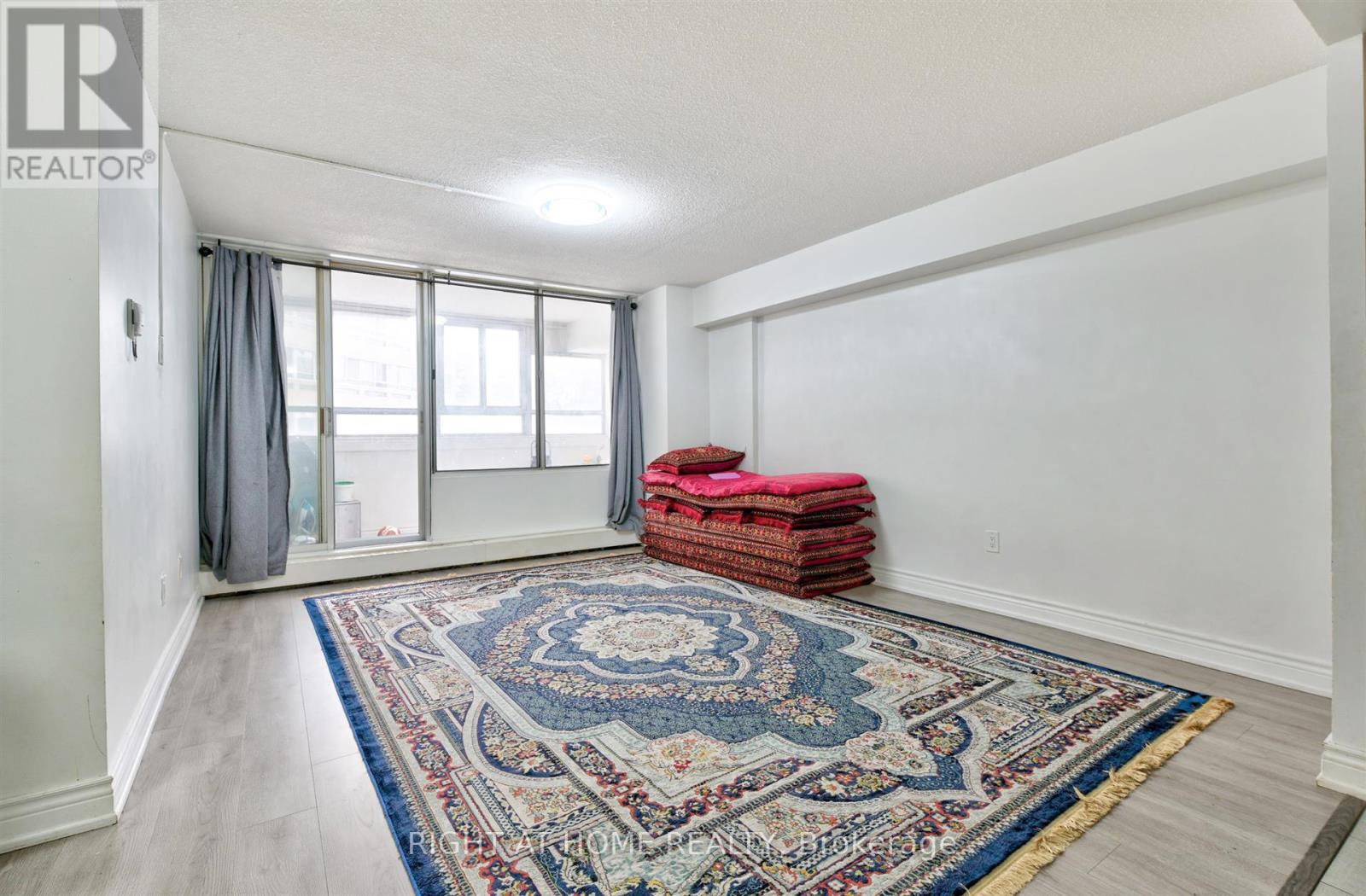 Property at 220 - 5580 SHEPPARD AVENUE E image 3