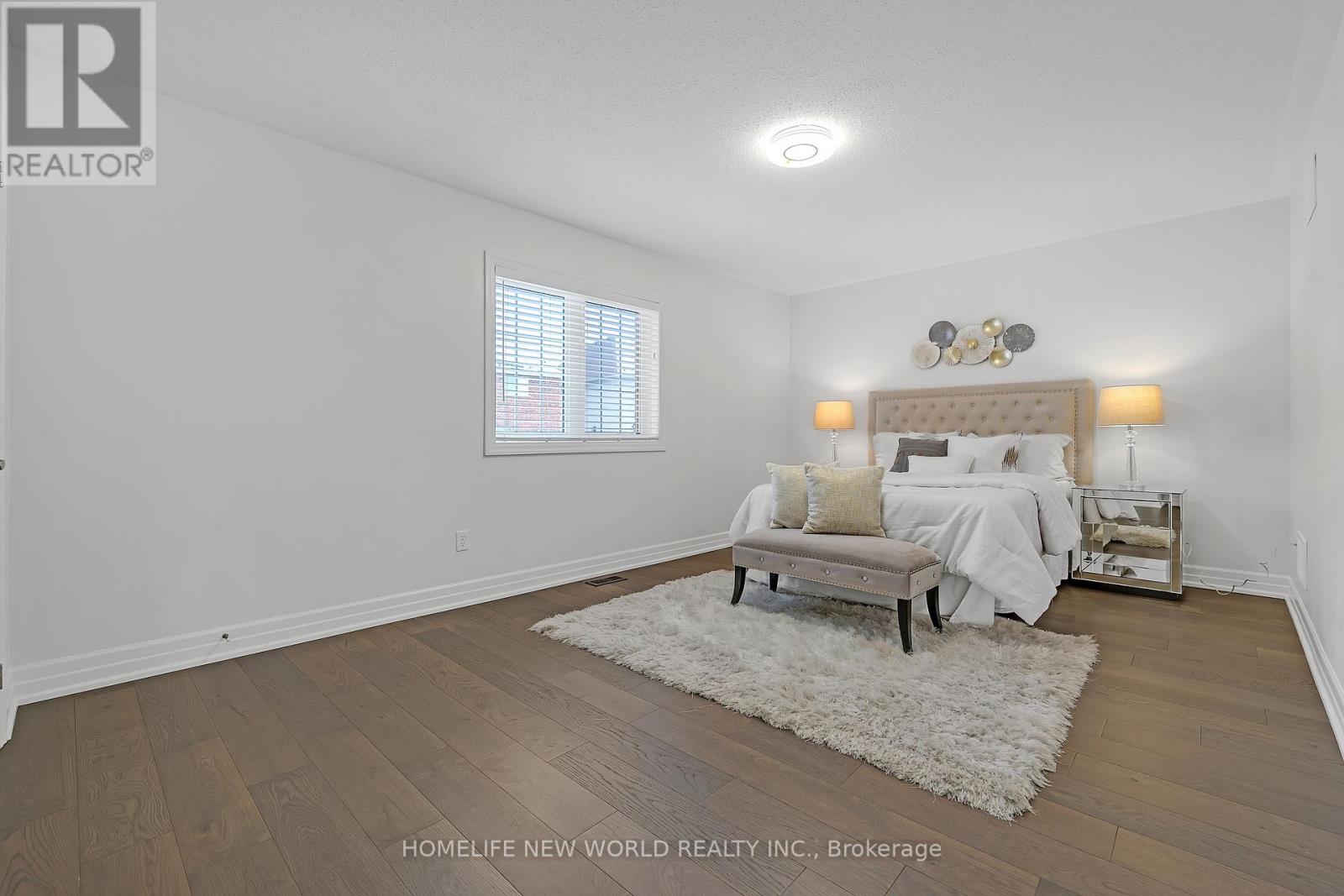 2 Fred Mason Street, Georgina, Ontario  L4P 0G1 - Photo 8 - N12010064