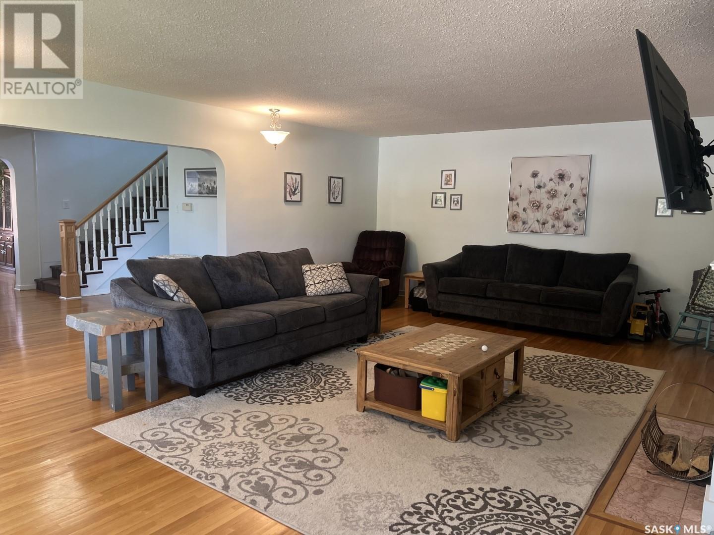 Property at 427 21st STREET W image 4