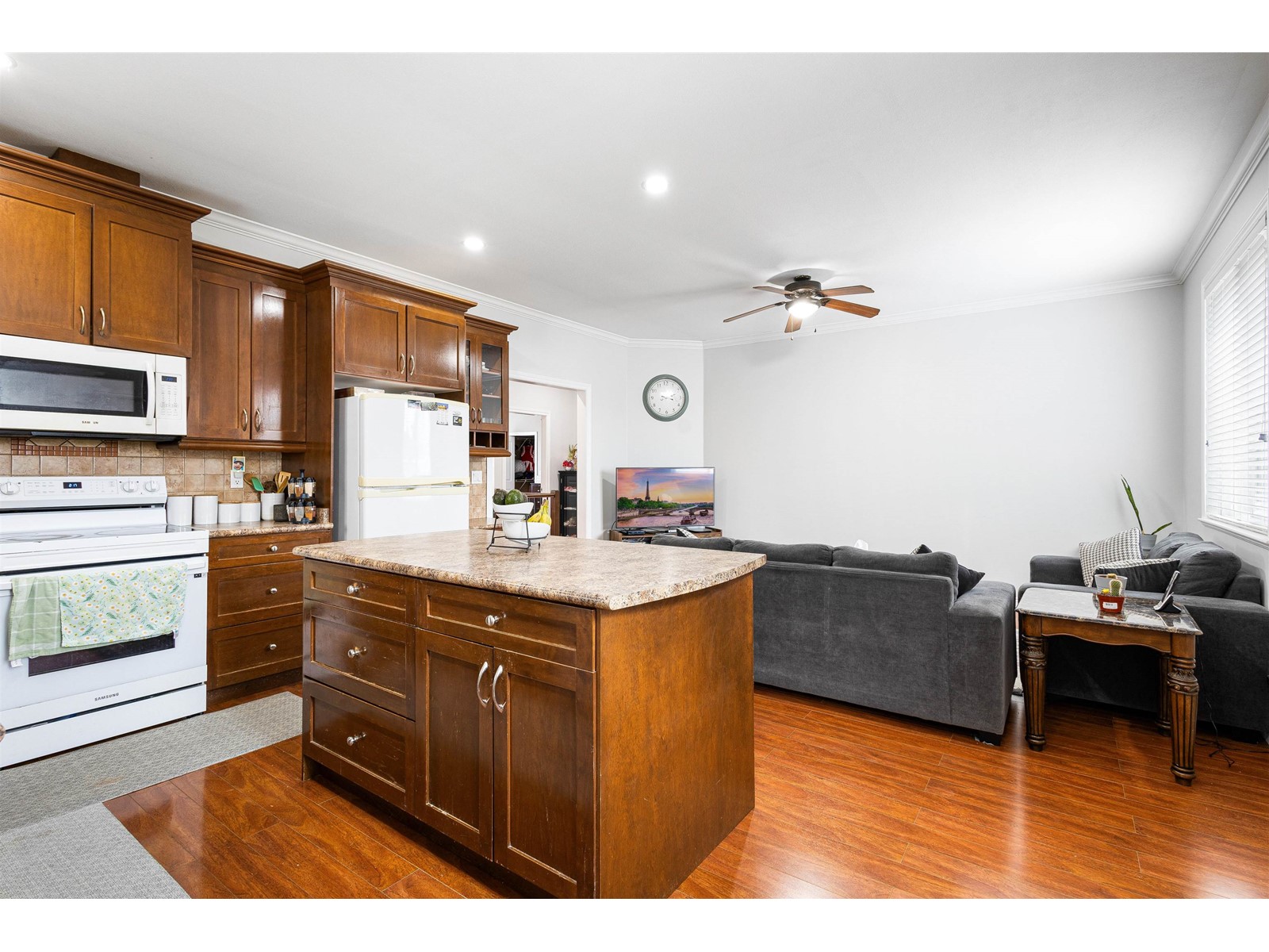 27016 35 Avenue, Langley, British Columbia  V2W 0A4 - Photo 10 - R2974407