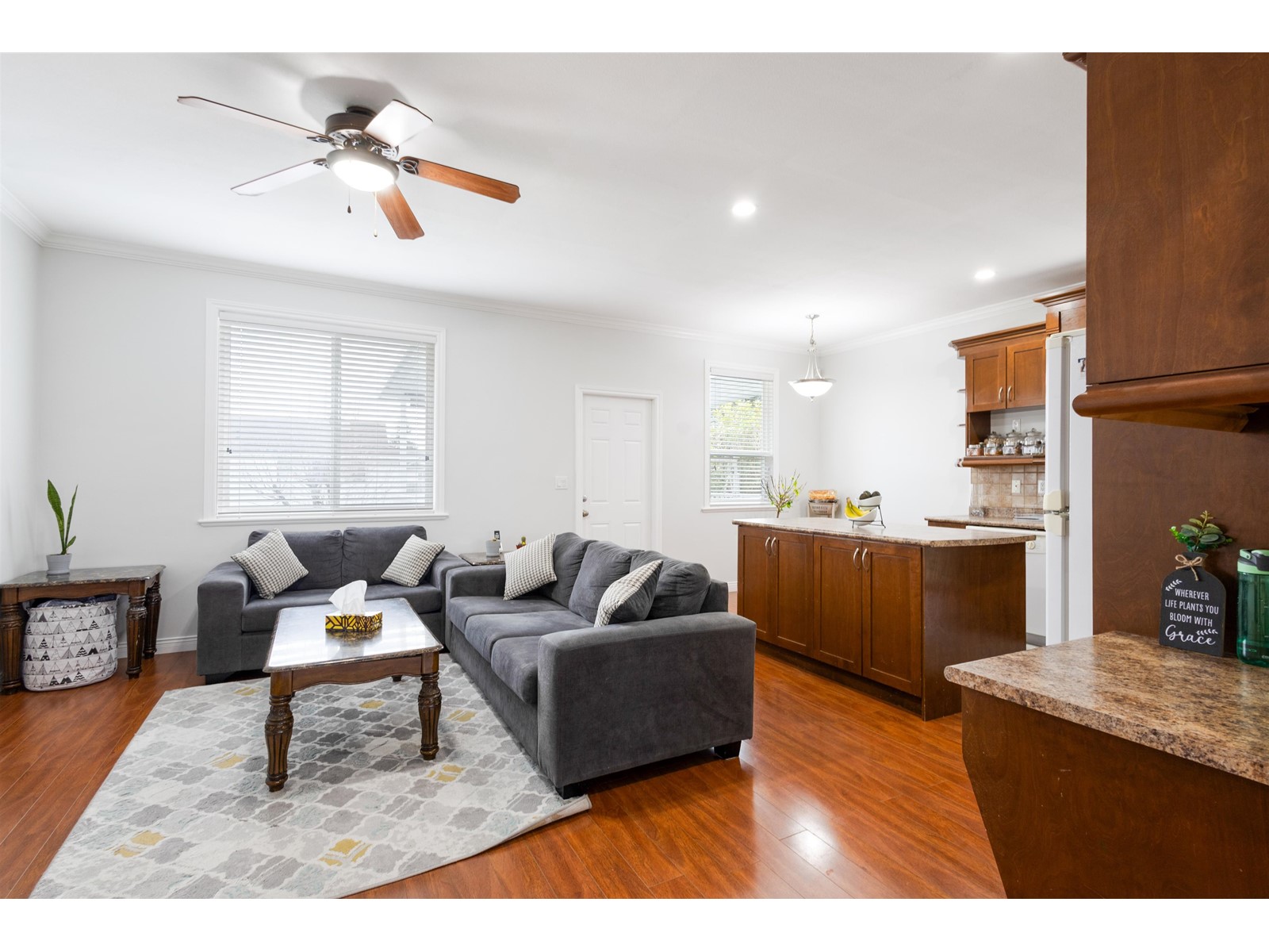 27016 35 Avenue, Langley, British Columbia  V2W 0A4 - Photo 12 - R2974407