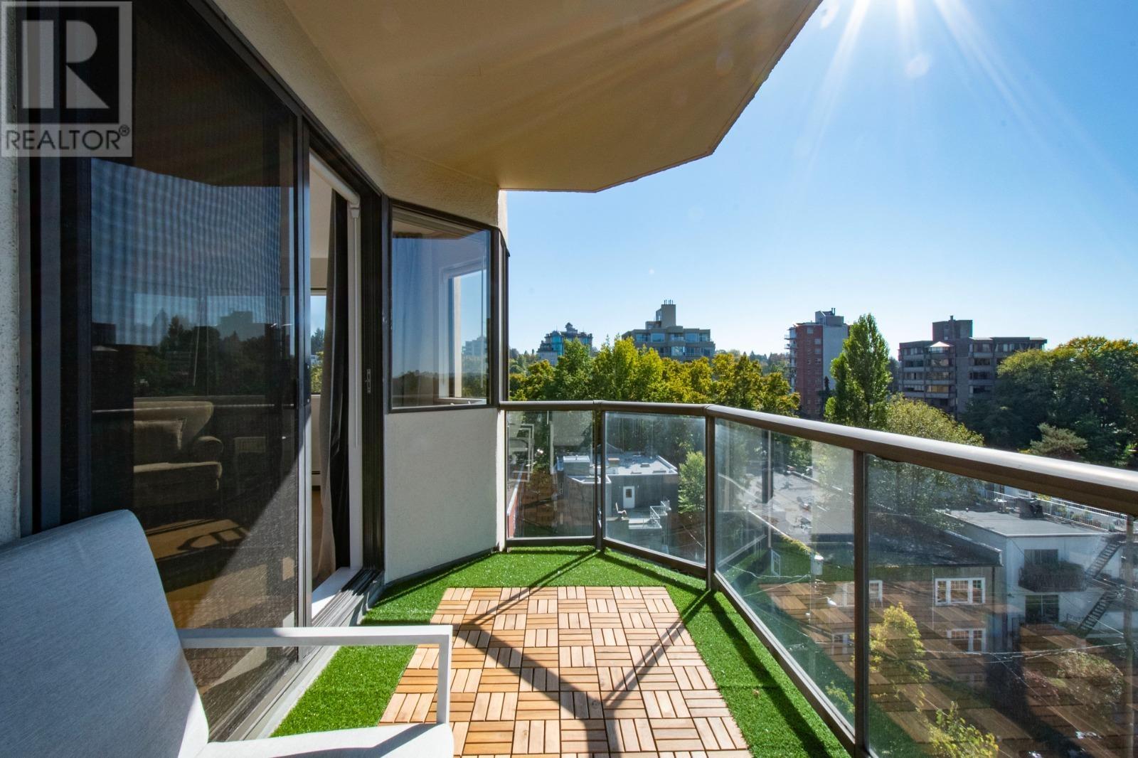 Listing Picture 19 of 30 : 8B 1568 W 12TH AVENUE, Vancouver / 溫哥華 - 魯藝地產 Yvonne Lu Group - MLS Medallion Club Member