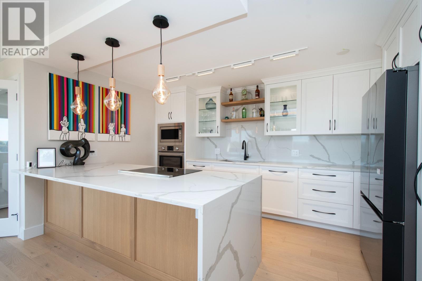 Listing Picture 2 of 30 : 8B 1568 W 12TH AVENUE, Vancouver / 溫哥華 - 魯藝地產 Yvonne Lu Group - MLS Medallion Club Member