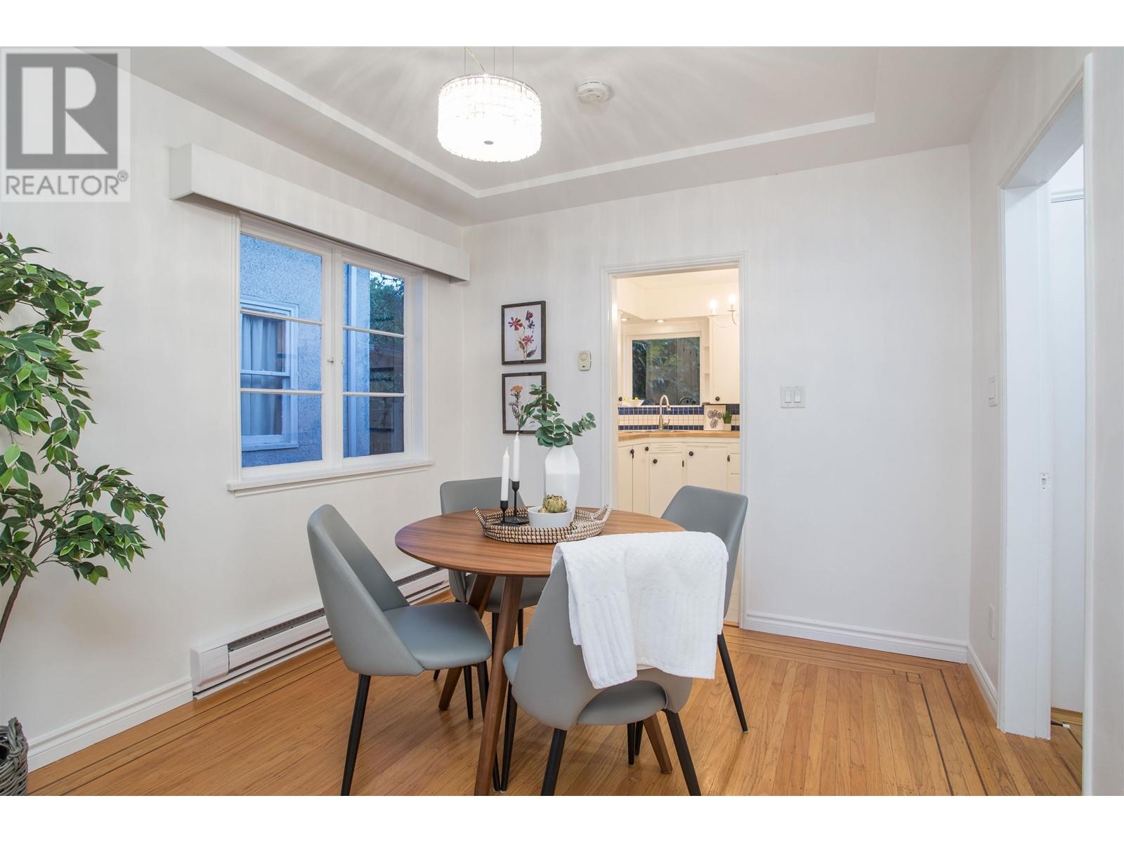 Listing Picture 10 of 35 : 42 E 24TH AVENUE, Vancouver / 溫哥華 - 魯藝地產 Yvonne Lu Group - MLS Medallion Club Member