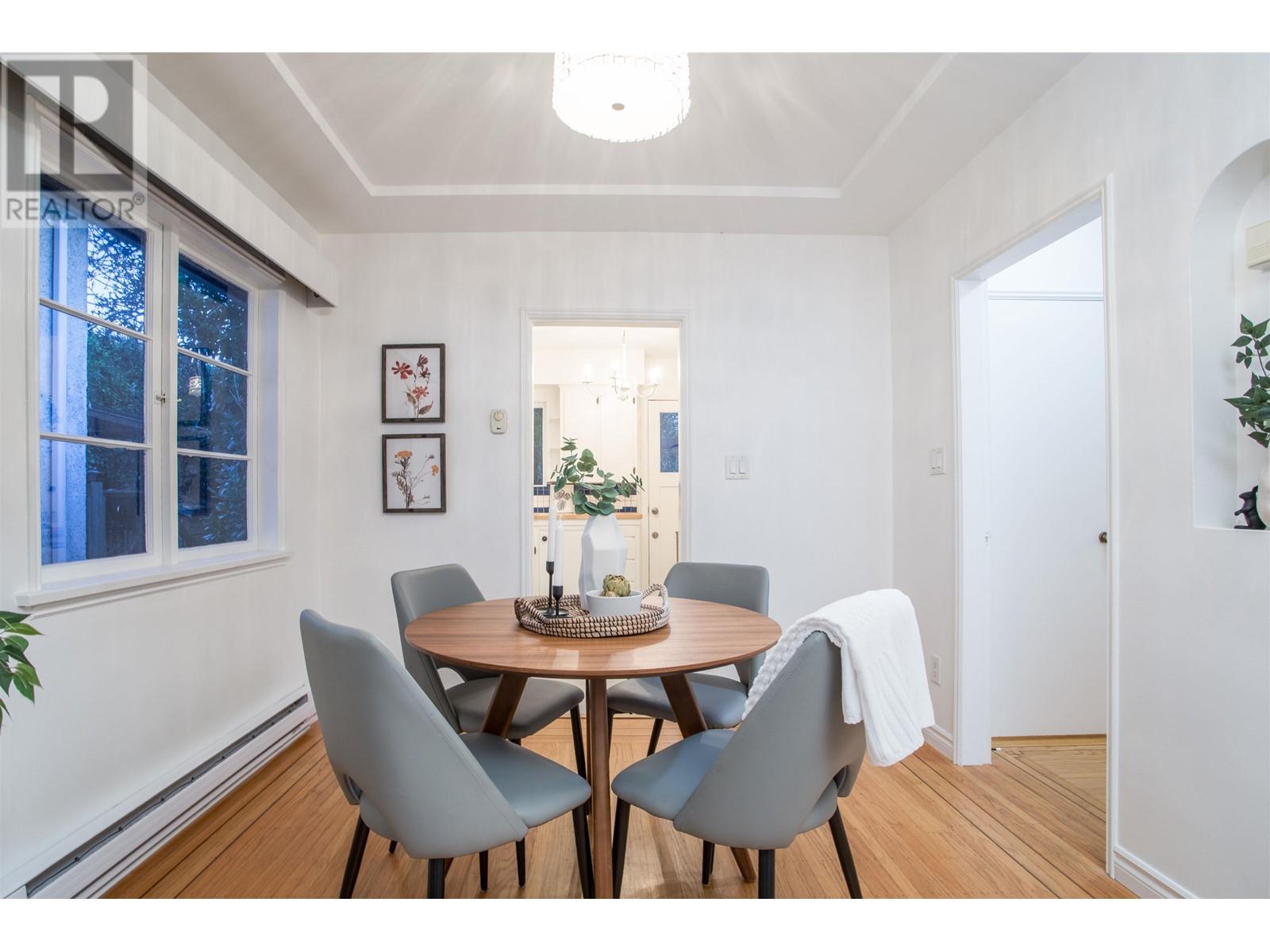 Listing Picture 11 of 35 : 42 E 24TH AVENUE, Vancouver / 溫哥華 - 魯藝地產 Yvonne Lu Group - MLS Medallion Club Member