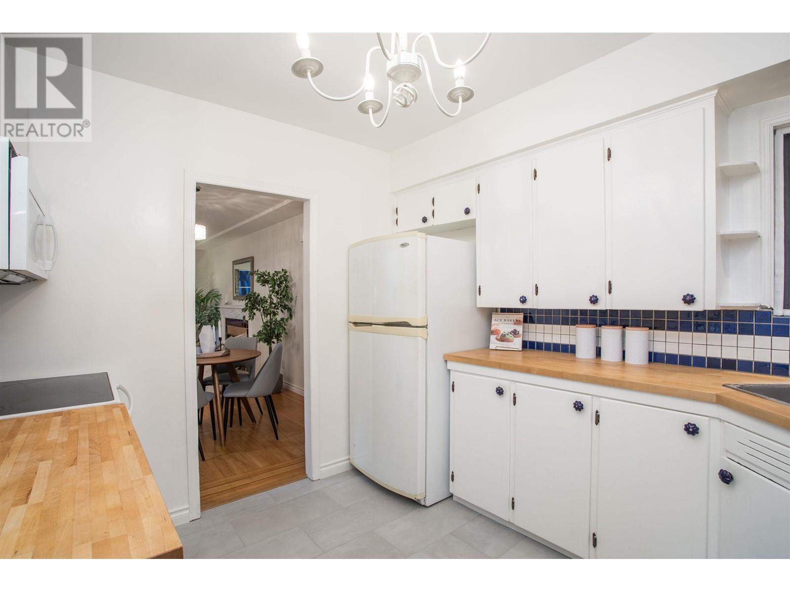 Listing Picture 13 of 35 : 42 E 24TH AVENUE, Vancouver / 溫哥華 - 魯藝地產 Yvonne Lu Group - MLS Medallion Club Member