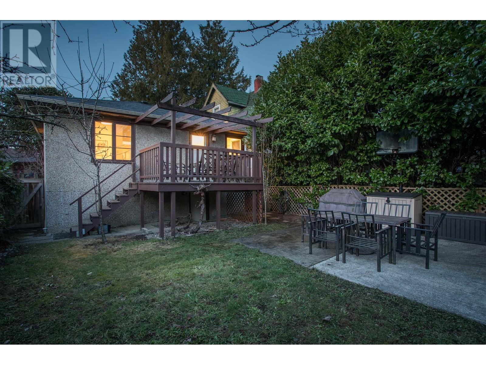 Listing Picture 18 of 35 : 42 E 24TH AVENUE, Vancouver / 溫哥華 - 魯藝地產 Yvonne Lu Group - MLS Medallion Club Member