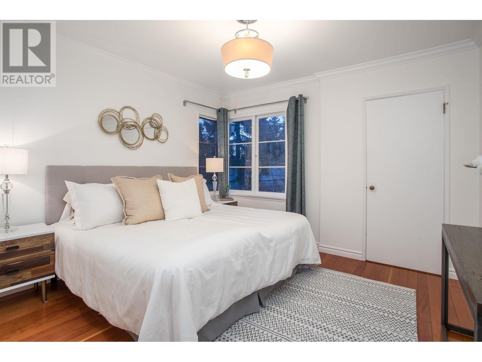 Listing Picture 23 of 35 : 42 E 24TH AVENUE, Vancouver / 溫哥華 - 魯藝地產 Yvonne Lu Group - MLS Medallion Club Member