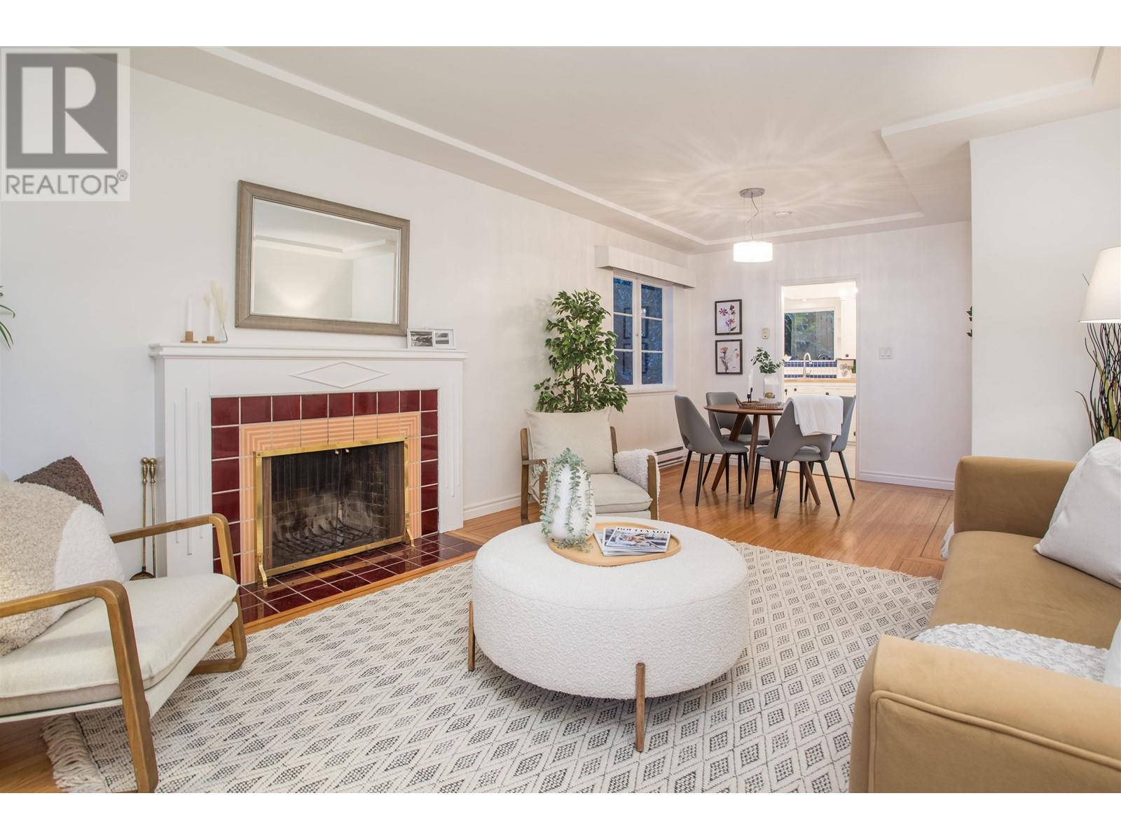 Listing Picture 6 of 35 : 42 E 24TH AVENUE, Vancouver / 溫哥華 - 魯藝地產 Yvonne Lu Group - MLS Medallion Club Member