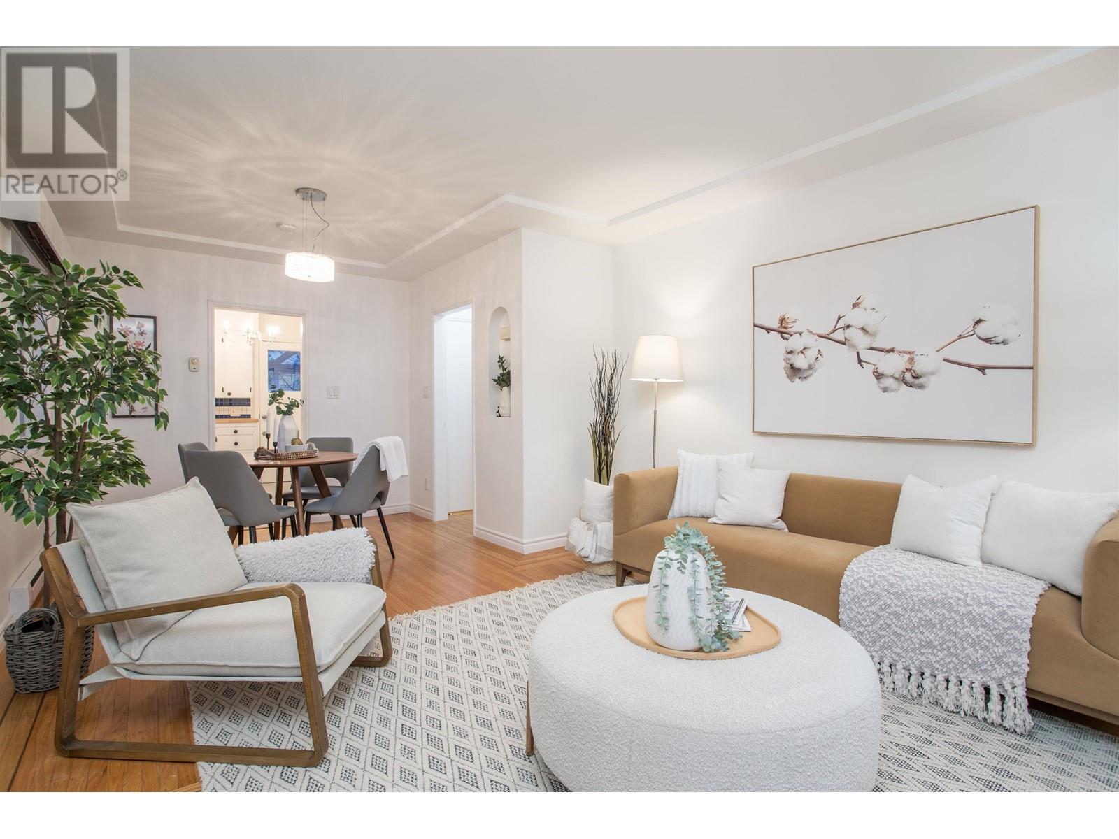 Listing Picture 8 of 35 : 42 E 24TH AVENUE, Vancouver / 溫哥華 - 魯藝地產 Yvonne Lu Group - MLS Medallion Club Member