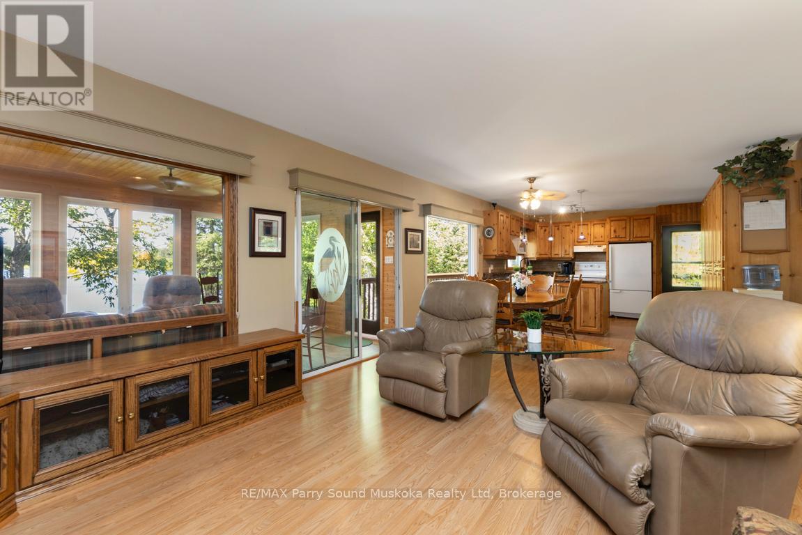 2 Sunset Trail, Whitestone, Ontario  P0A 1G0 - Photo 12 - X12010128