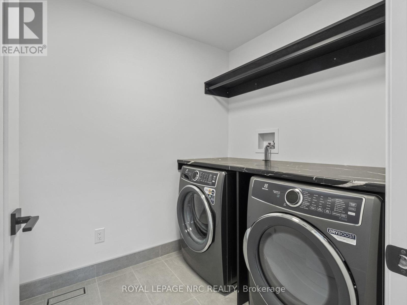 200 Klager Avenue, Pelham (662 - Fonthill), Ontario  L0S 1E6 - Photo 23 - X12004575