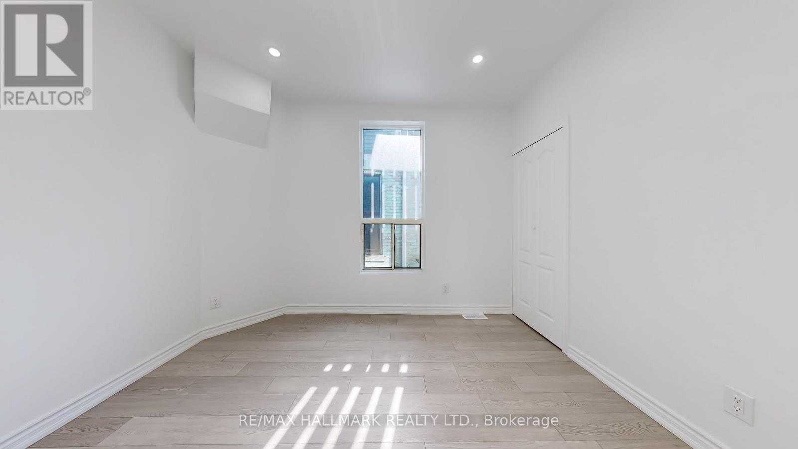 38 Kensington Avenue, Toronto (Kensington-Chinatown), Ontario  M5T 2J9 - Photo 14 - C12010174