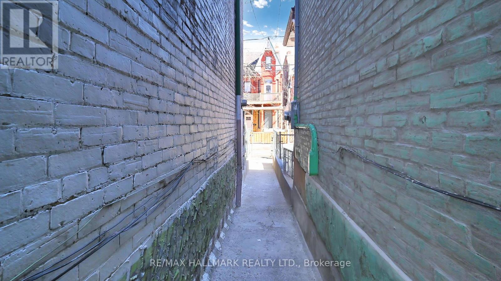 38 Kensington Avenue, Toronto (Kensington-Chinatown), Ontario  M5T 2J9 - Photo 28 - C12010174