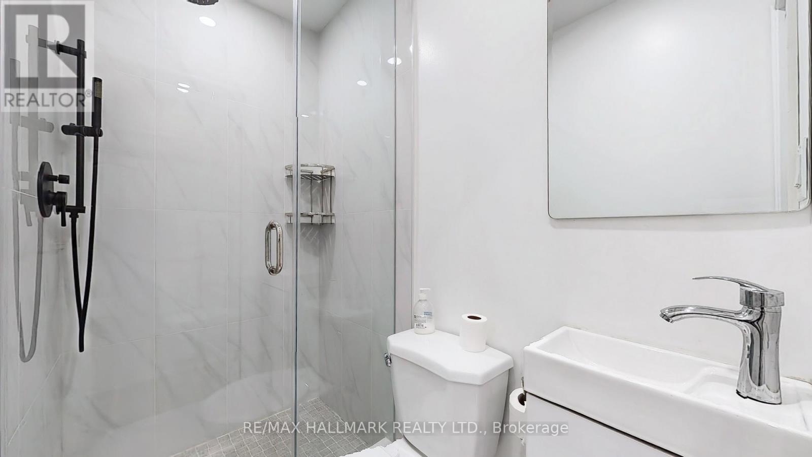 38 Kensington Avenue, Toronto (Kensington-Chinatown), Ontario  M5T 2J9 - Photo 7 - C12010174