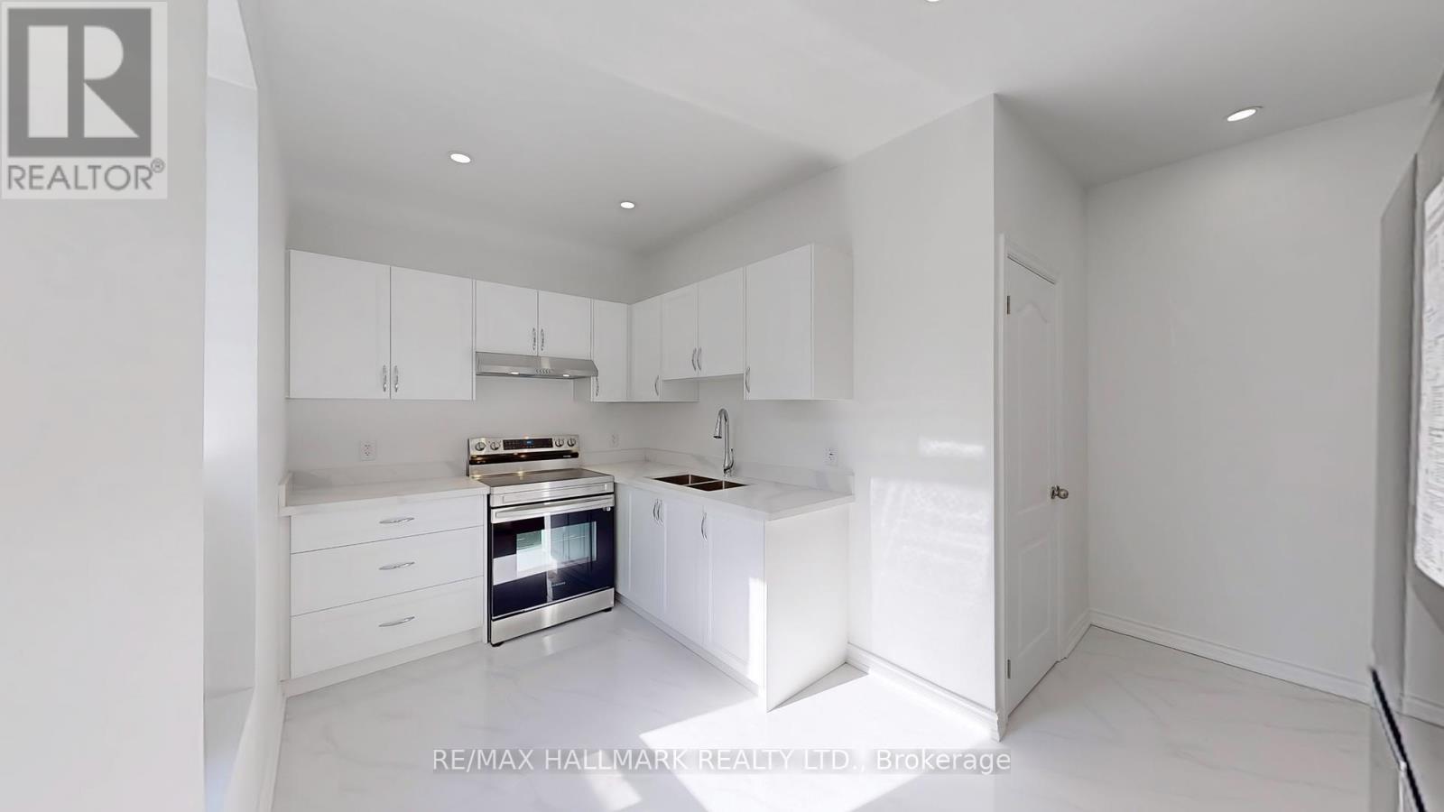 38 Kensington Avenue, Toronto (Kensington-Chinatown), Ontario  M5T 2J9 - Photo 9 - C12010174