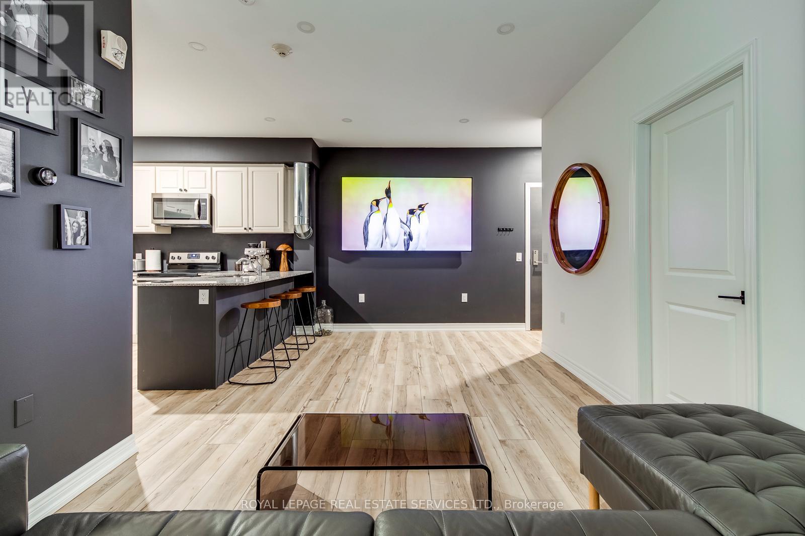 302 - 2393 Bronte Road, Oakville, Ontario  L6M 1P5 - Photo 8 - W12010149
