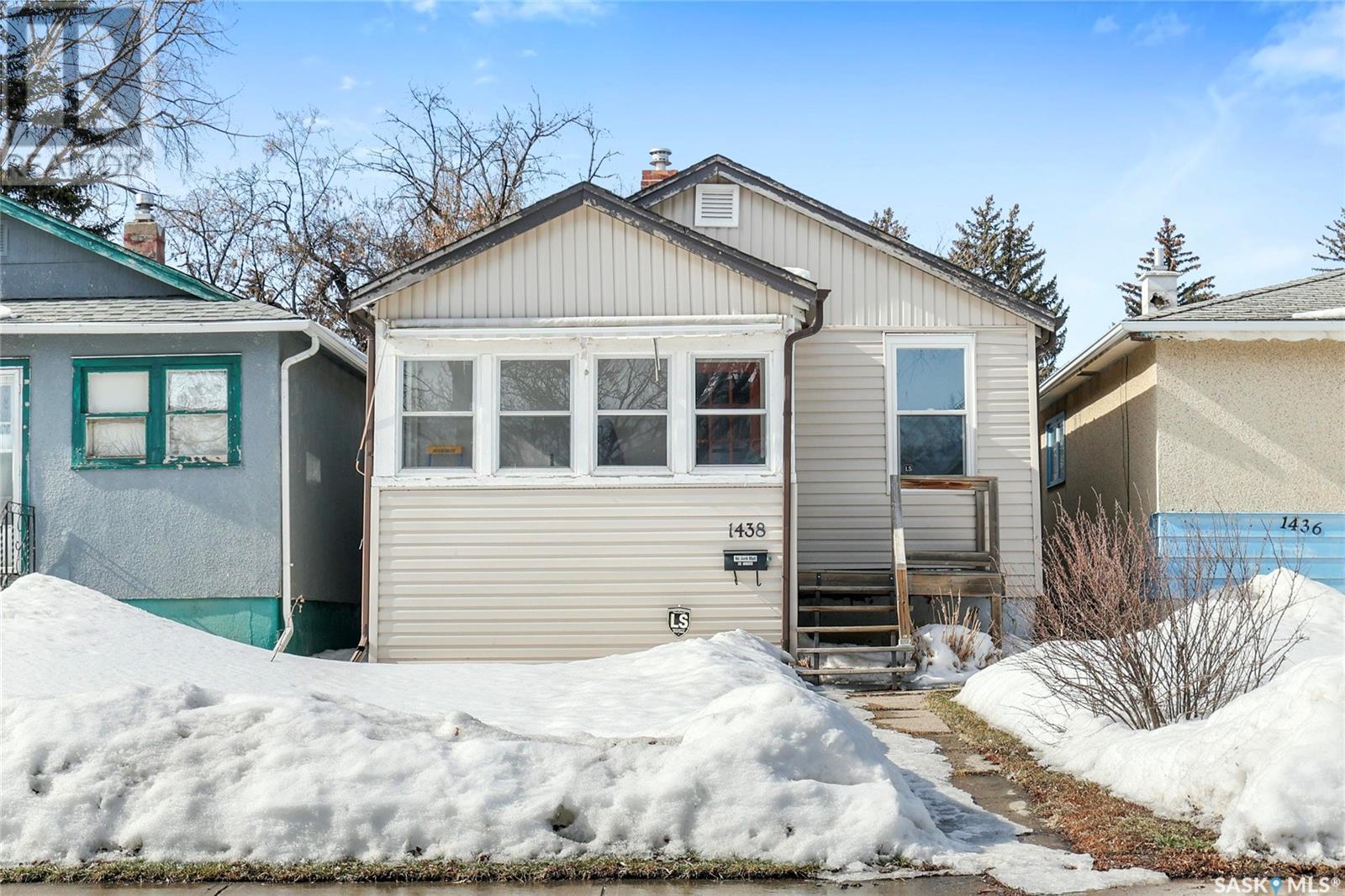 1438 Connaught Street, Regina, Saskatchewan  S4T 4S9 - Photo 1 - SK998458