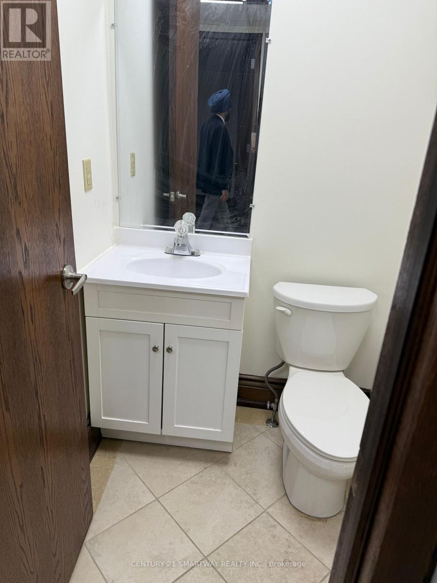 9 - 1332 Khalsa Drive, Mississauga, Ontario  L5S 0A2 - Photo 3 - W12002944
